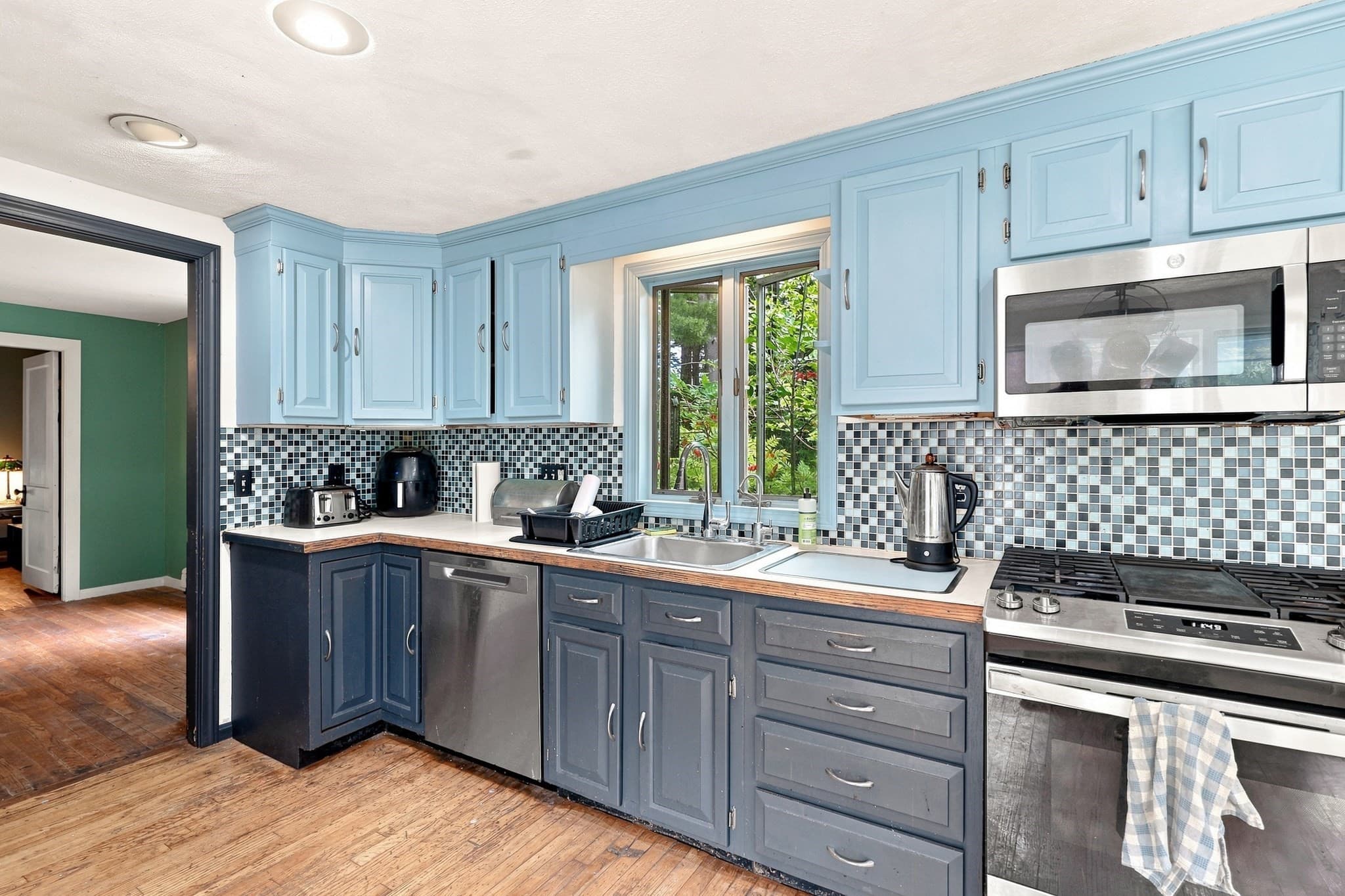 Single Family Residence at 15 Putnam Road, Chelmsford MA 01863, Chelmsford, photo 11 of 41