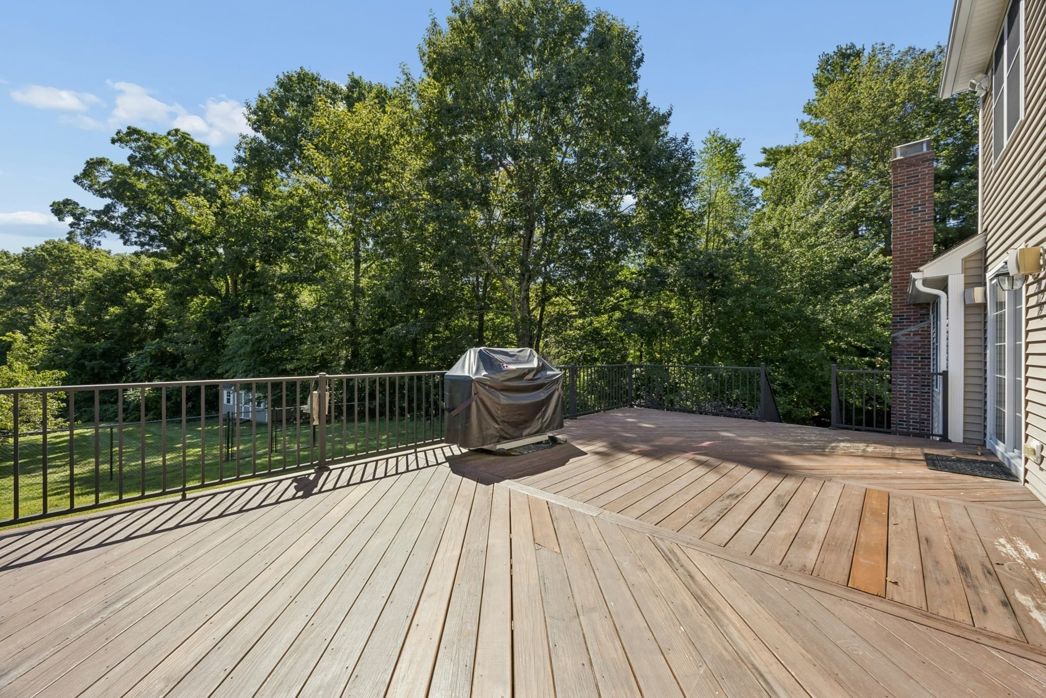 Single Family Residence at 9 Cameron Dr, Rutland MA 01543, Rutland, photo 26 of 33