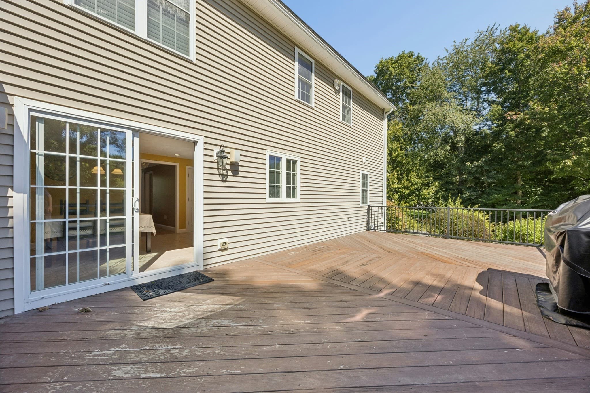 Single Family Residence at 9 Cameron Dr, Rutland MA 01543, Rutland, photo 25 of 33