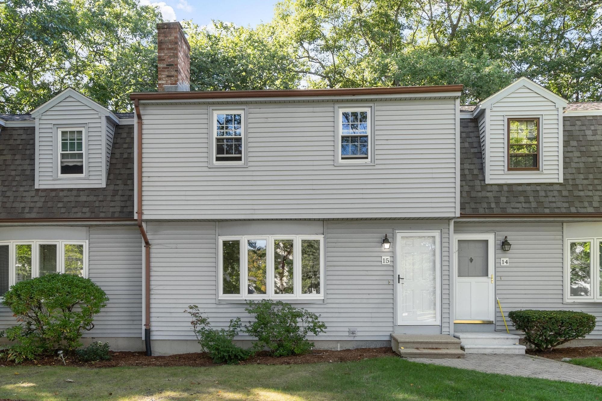 15 Tiffany Cir # 15, Millbury MA 01527
