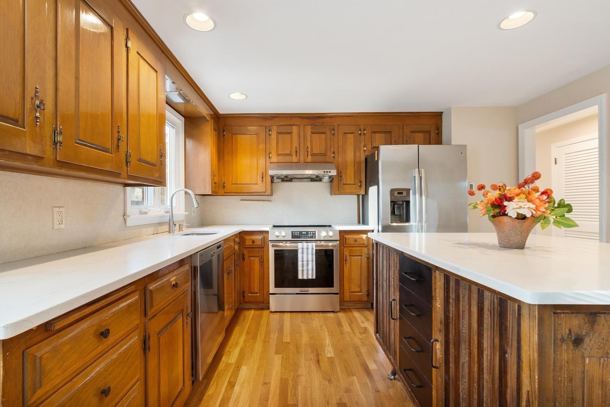 Single Family Residence at 2 Dorset Circle, Andover MA 01810, Andover, photo 16 of 42