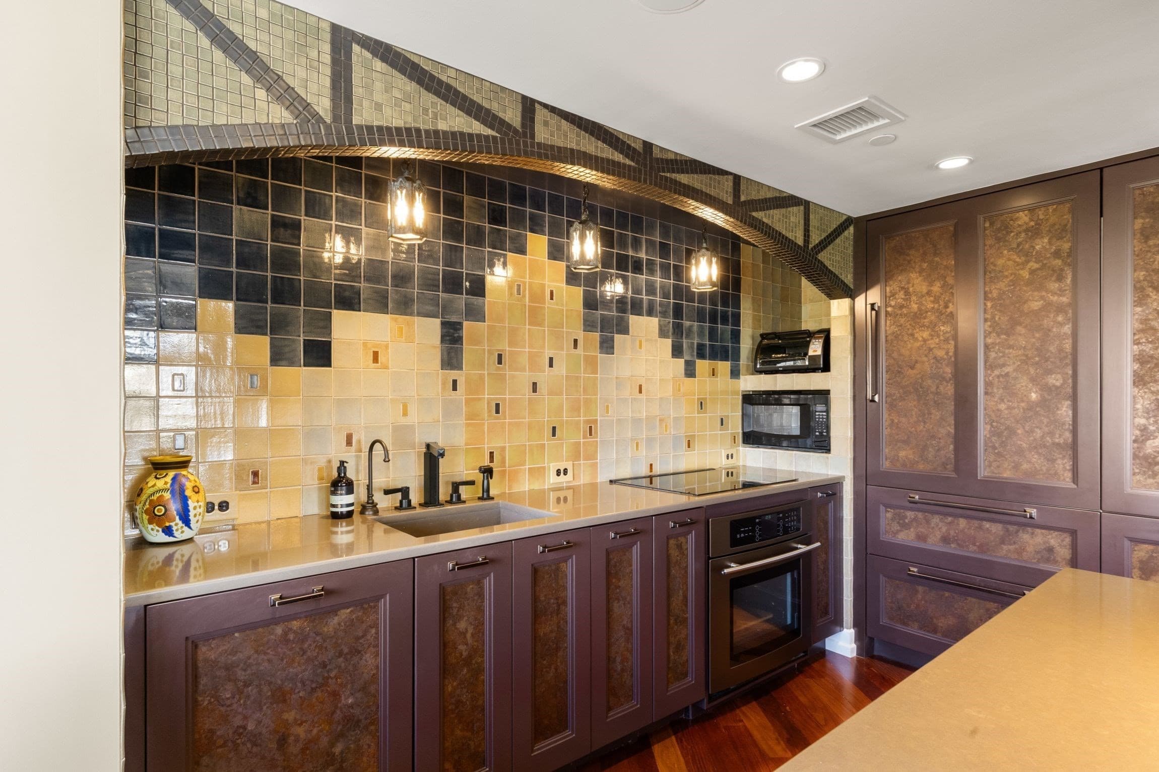 Condominium at 10 Bowdoin St # 411, Boston MA 02114, photo 8 of 29