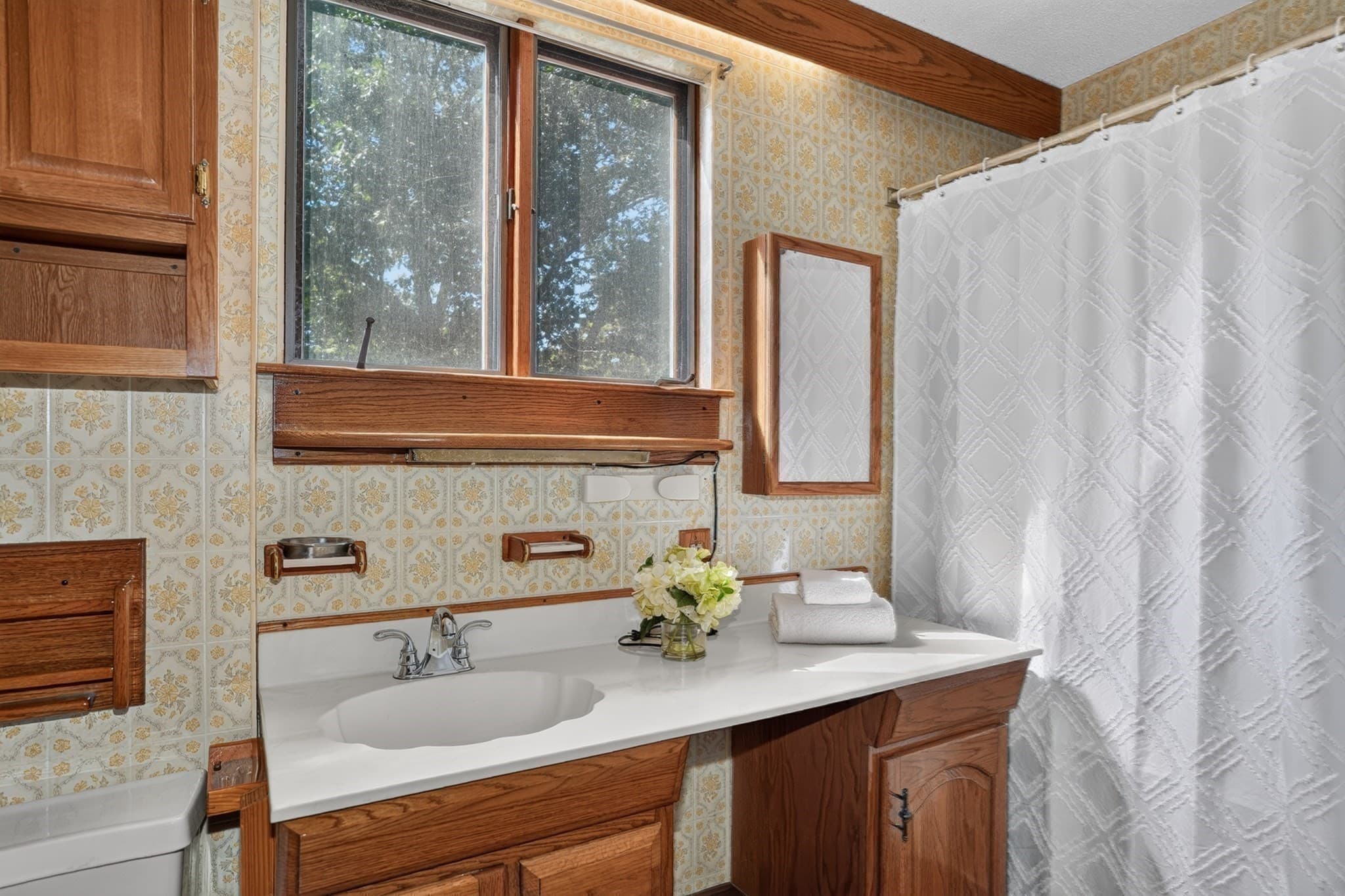 Single Family Residence at 1 Wakefield Avenue, Saugus MA 01906, Saugus, photo 21 of 29