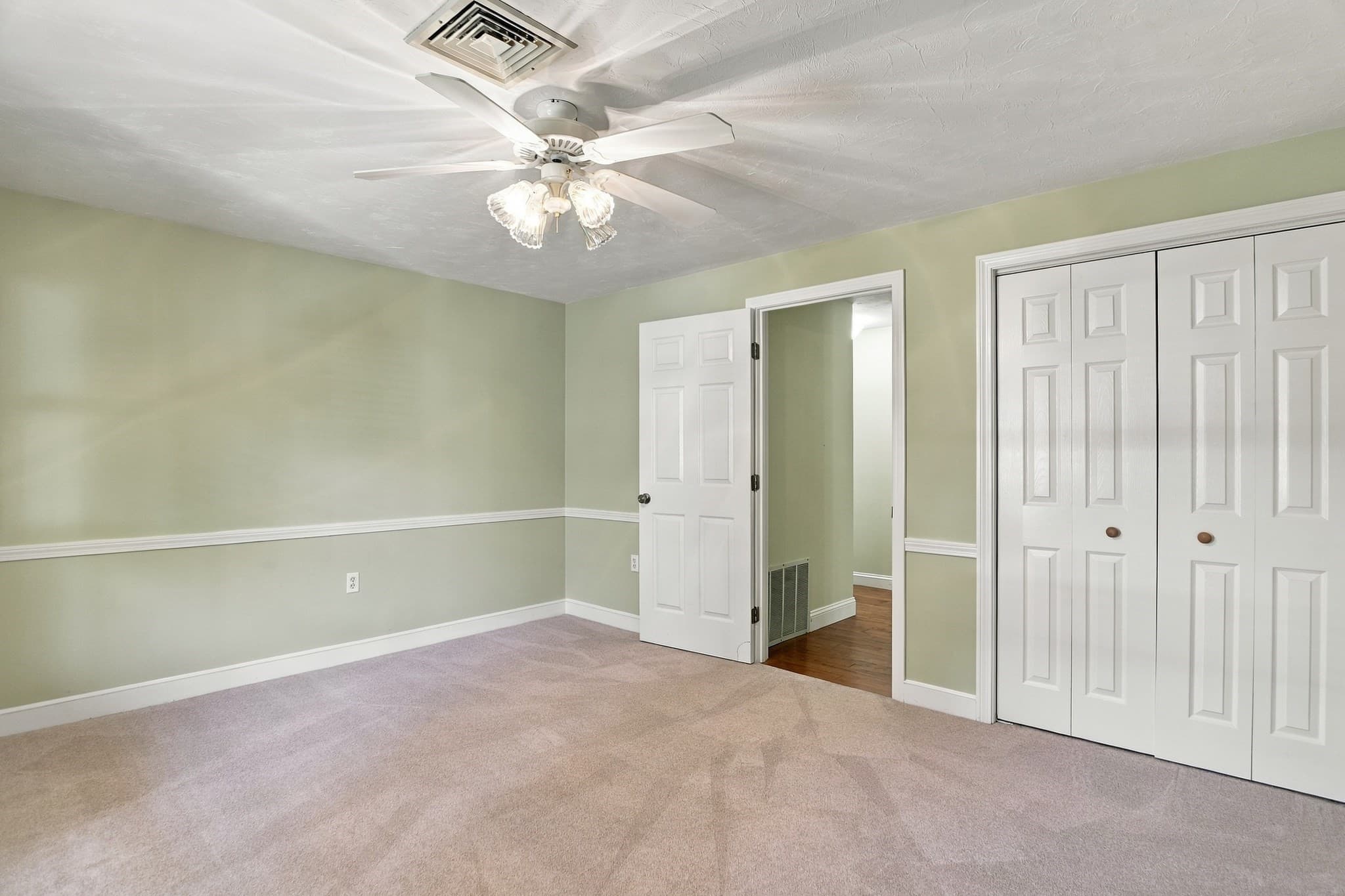 Condominium at 5 Rose Ct # 5, Norwood MA 02062, Norwood, photo 9 of 16