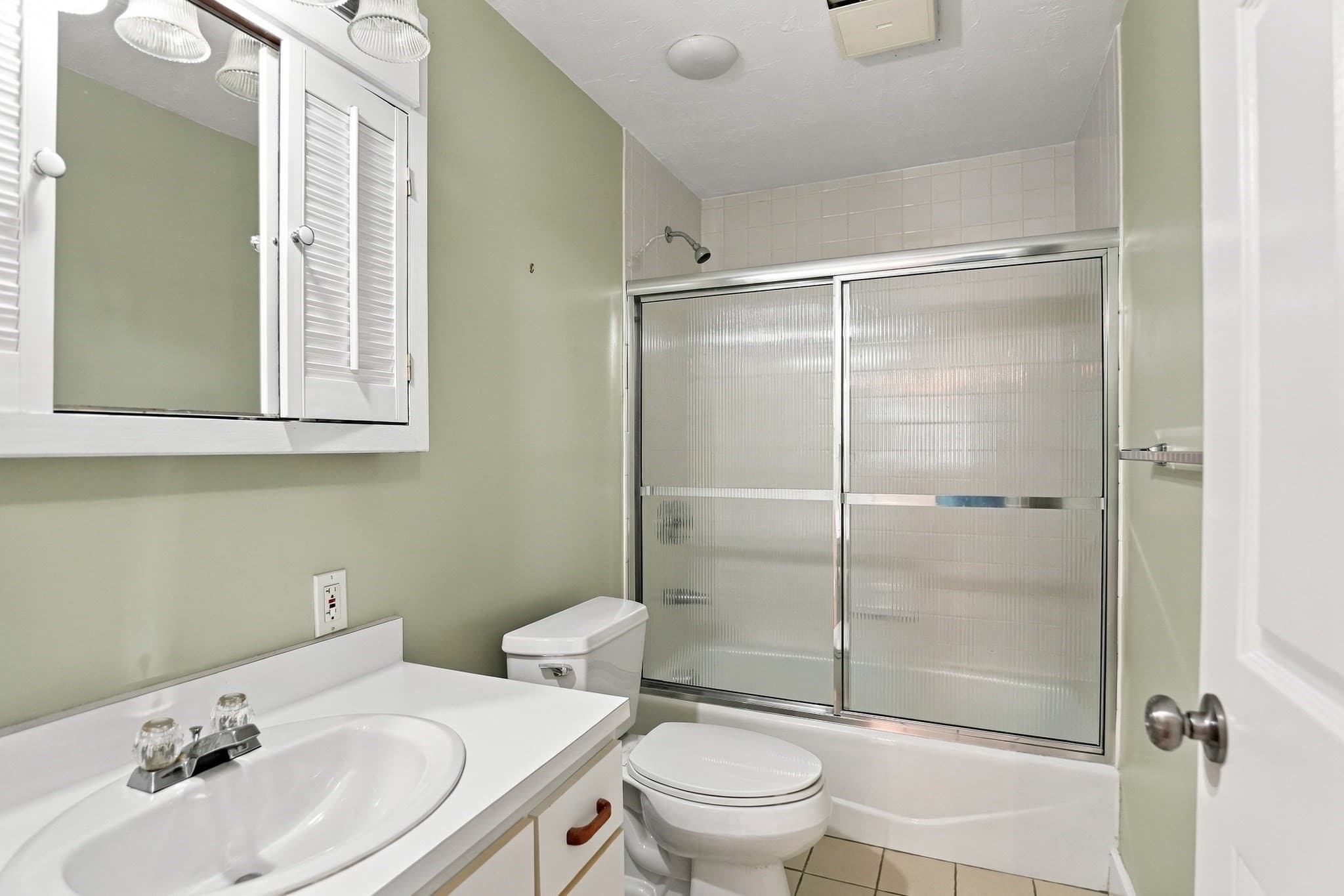Condominium at 5 Rose Ct # 5, Norwood MA 02062, Norwood, photo 10 of 16