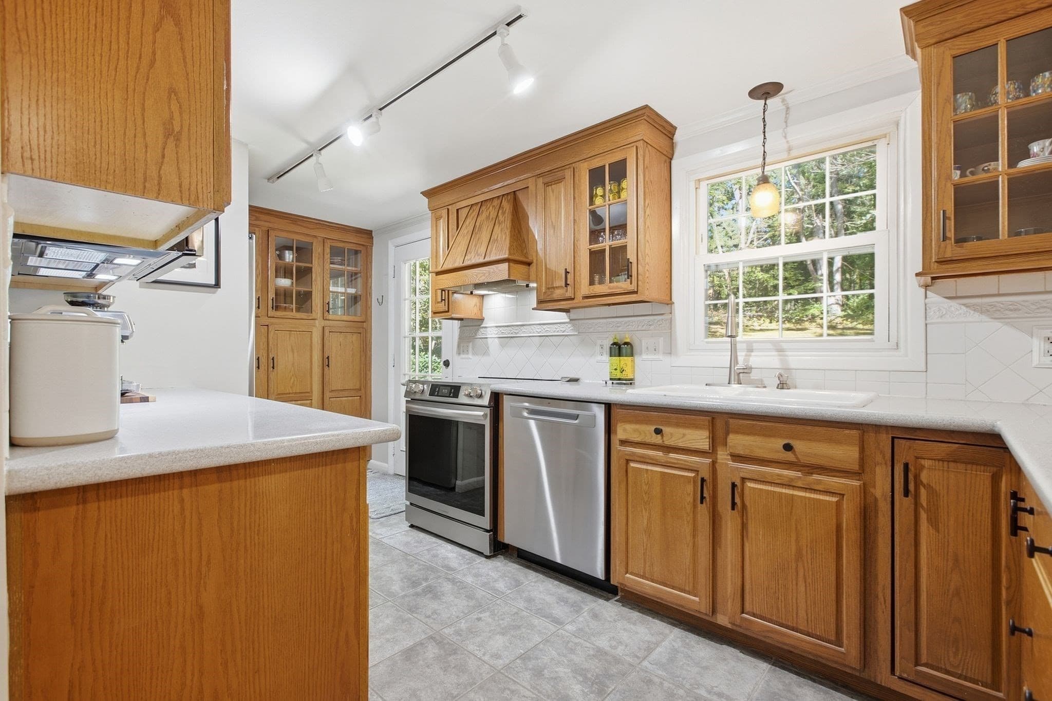 Single Family Residence at 48 Gray Road, Andover MA 01810, Andover, photo 6 of 38