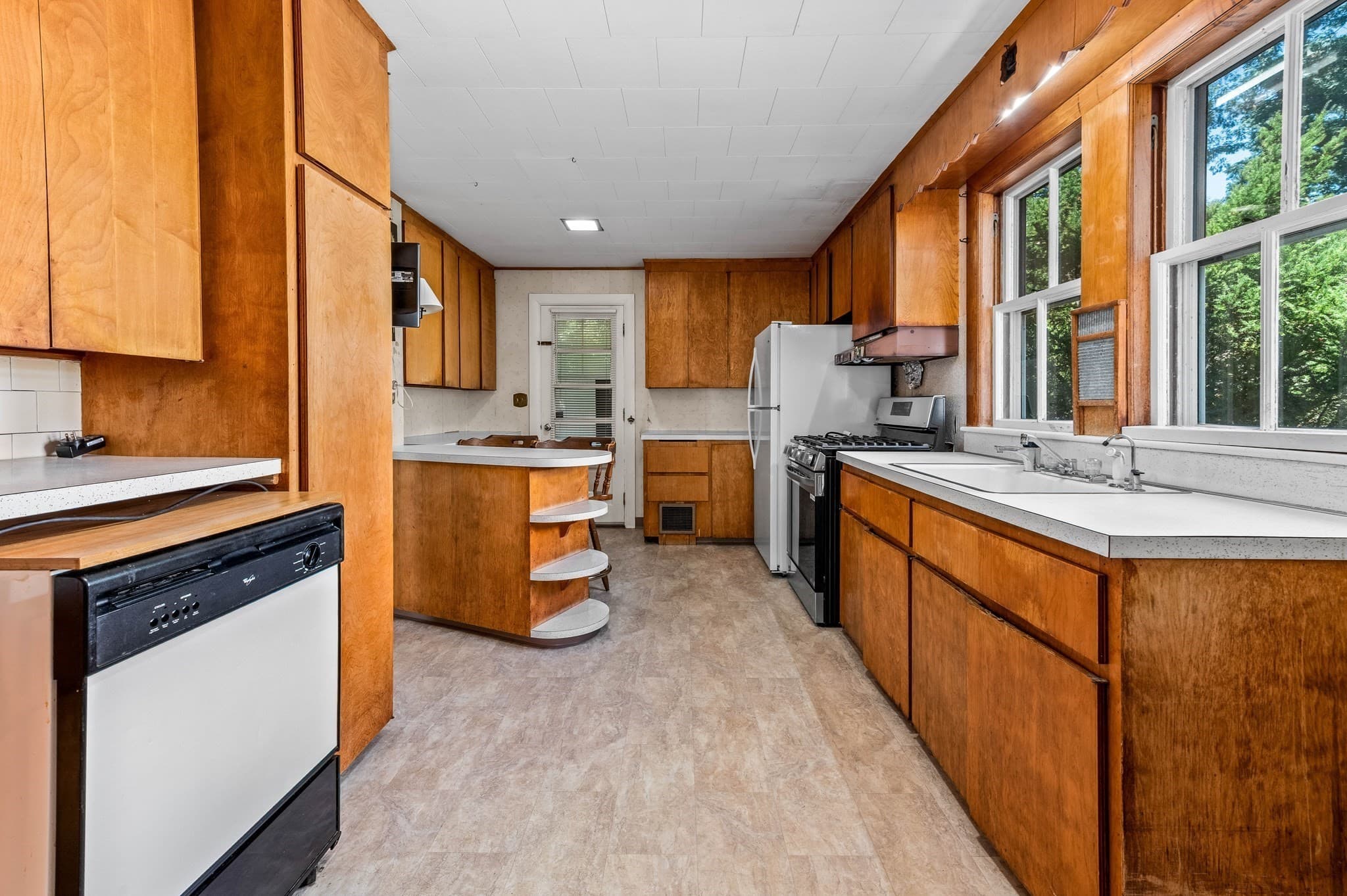 Single Family Residence at 17 Tudor Terrace, Newton MA 02466, Newton, photo 10 of 29