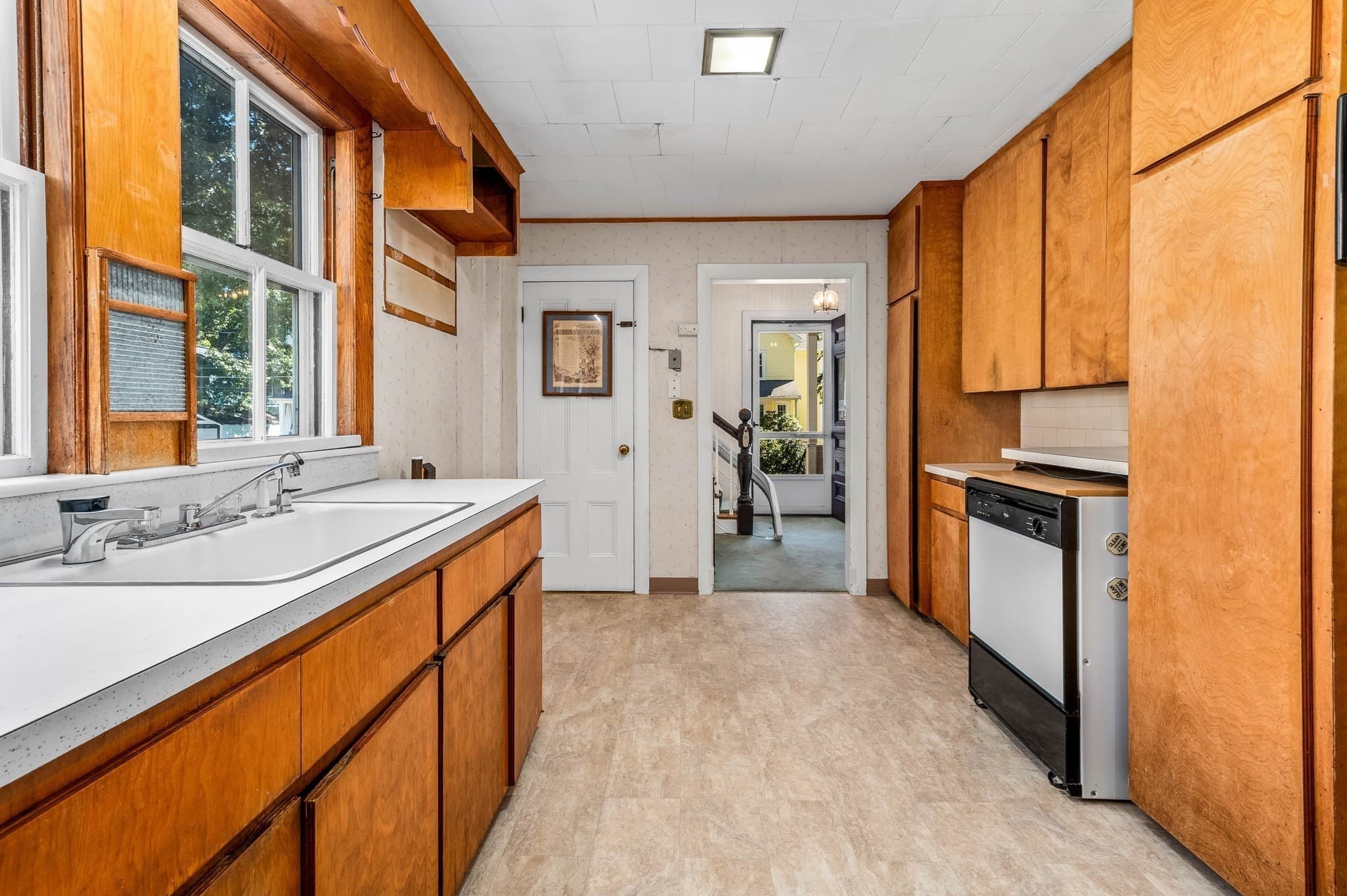 Single Family Residence at 17 Tudor Terrace, Newton MA 02466, Newton, photo 11 of 29