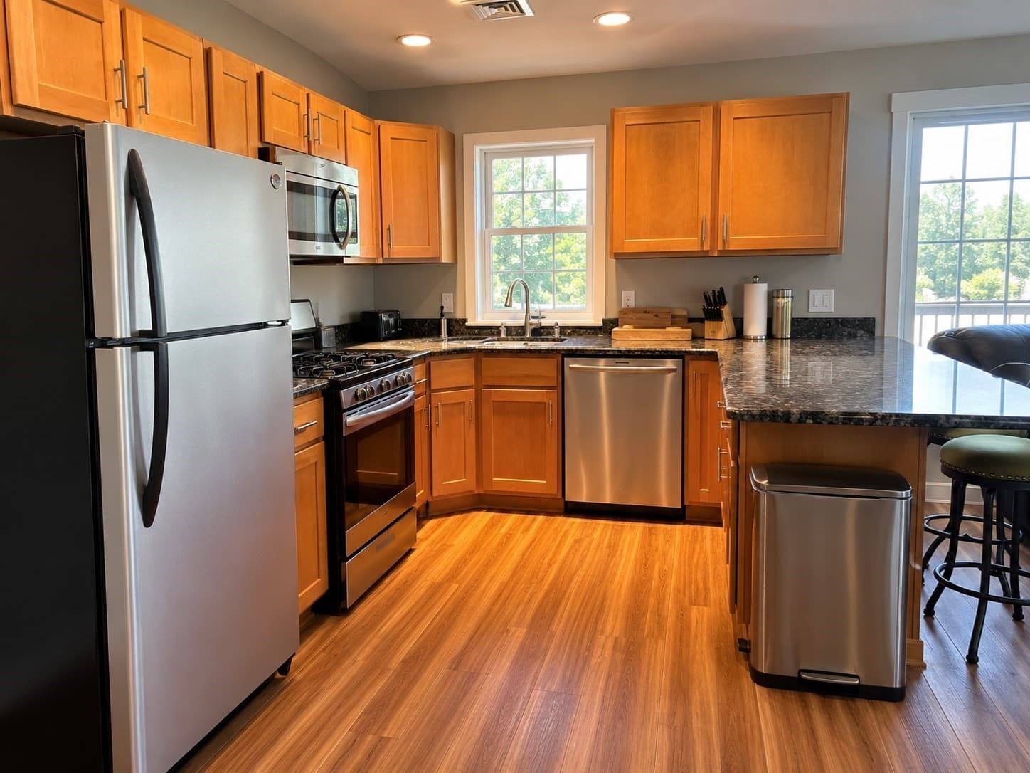 Condominium at 10 Malta St # 7, Hull MA 02045, Hull, photo 2 of 12