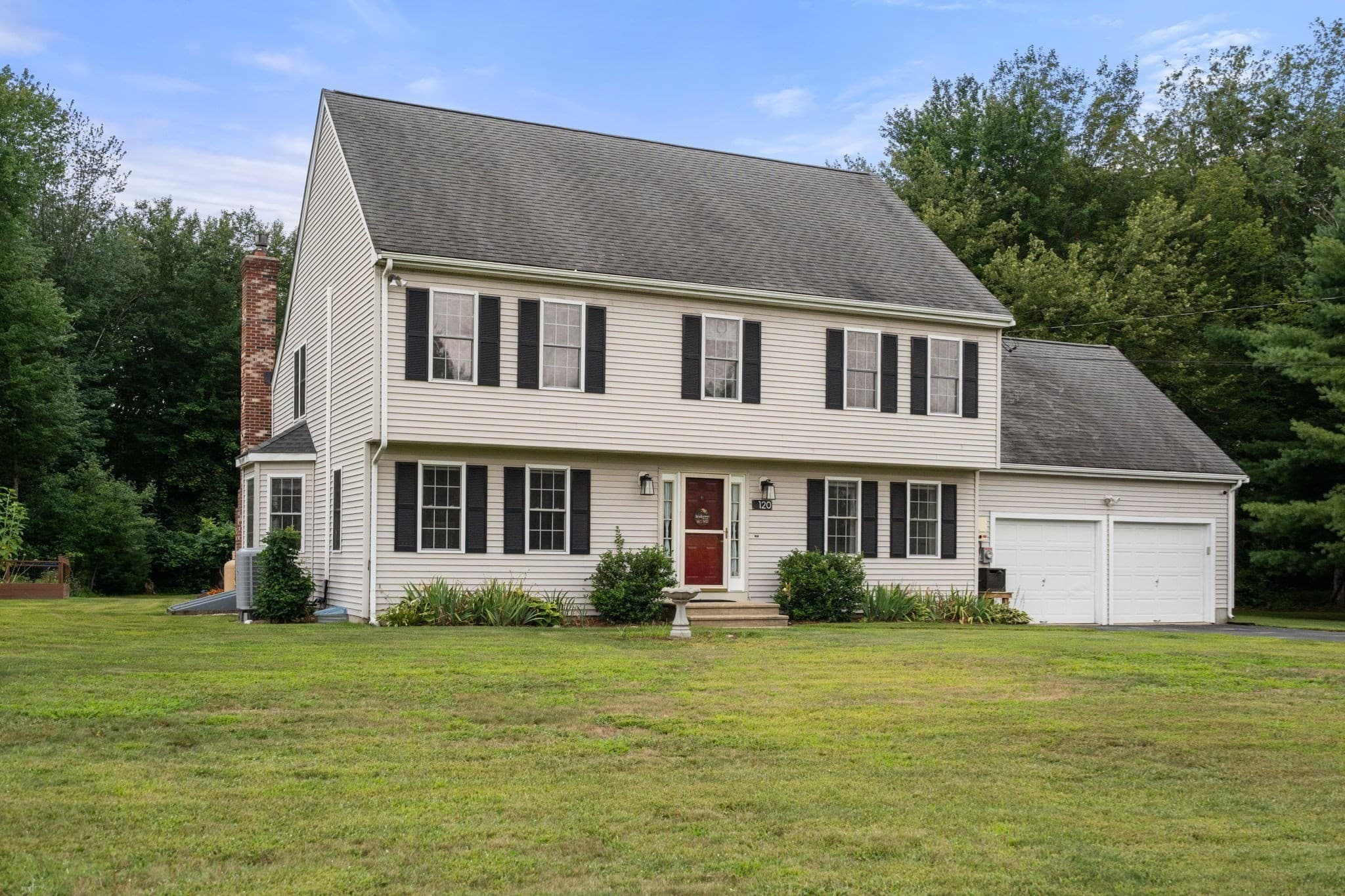 120 North Ave, Mendon MA 01756