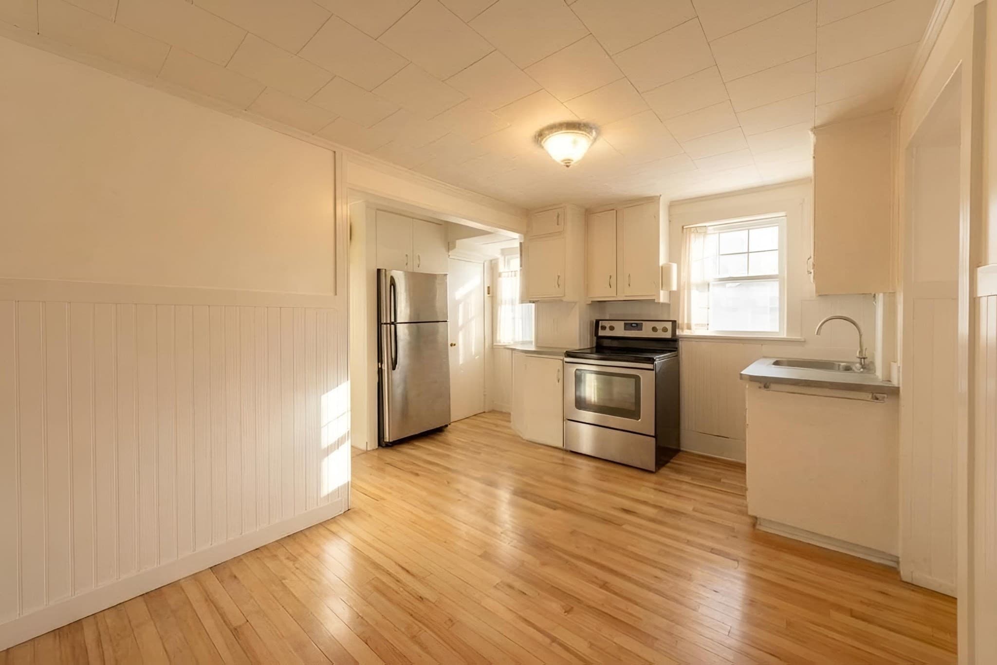 Single Family Residence at 76 E Shore Rd, Holbrook MA 02343, Holbrook, photo 4 of 17