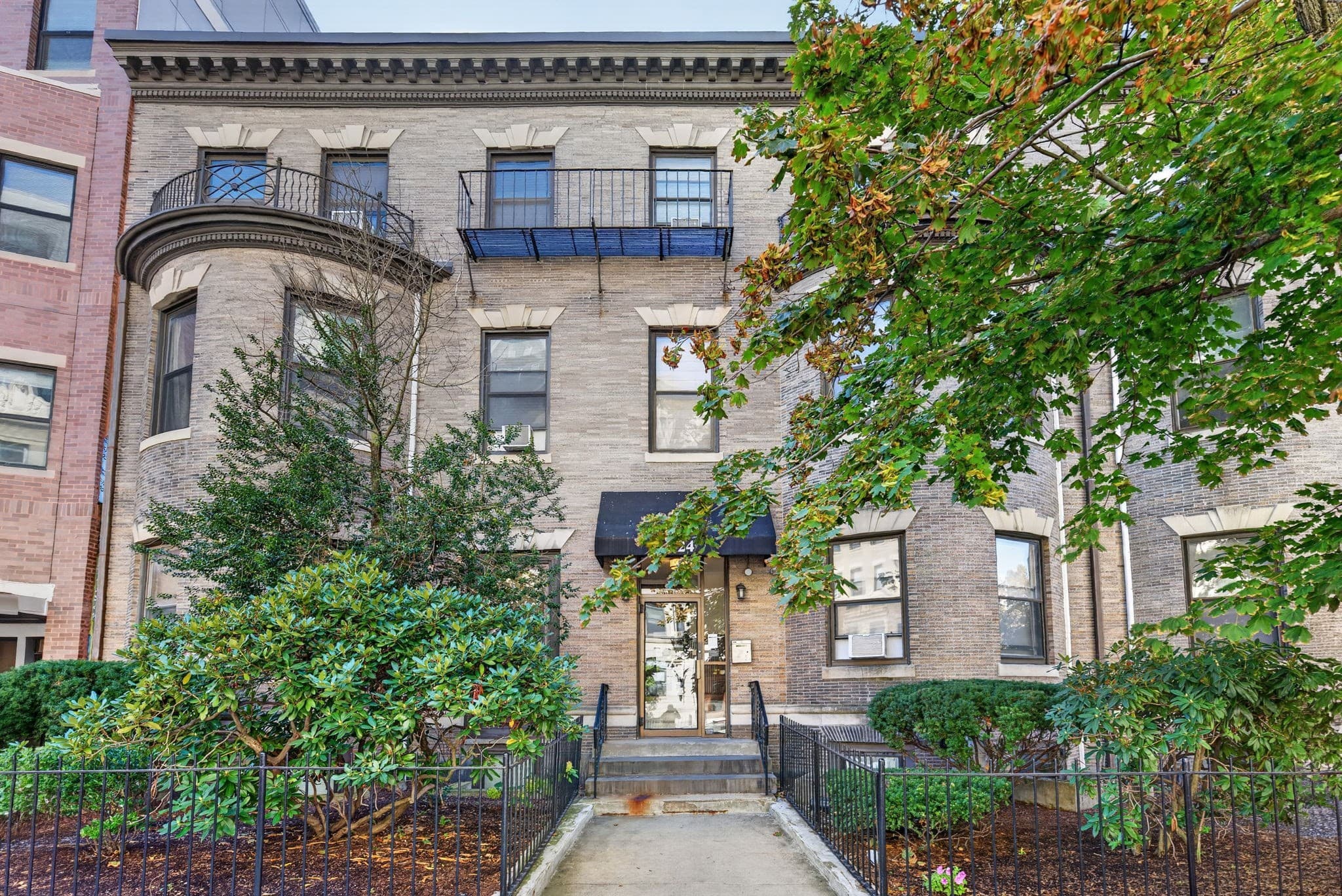 Condominium at 24 Peterborough St # 8, Boston MA 02215, Boston, photo 9 of 14