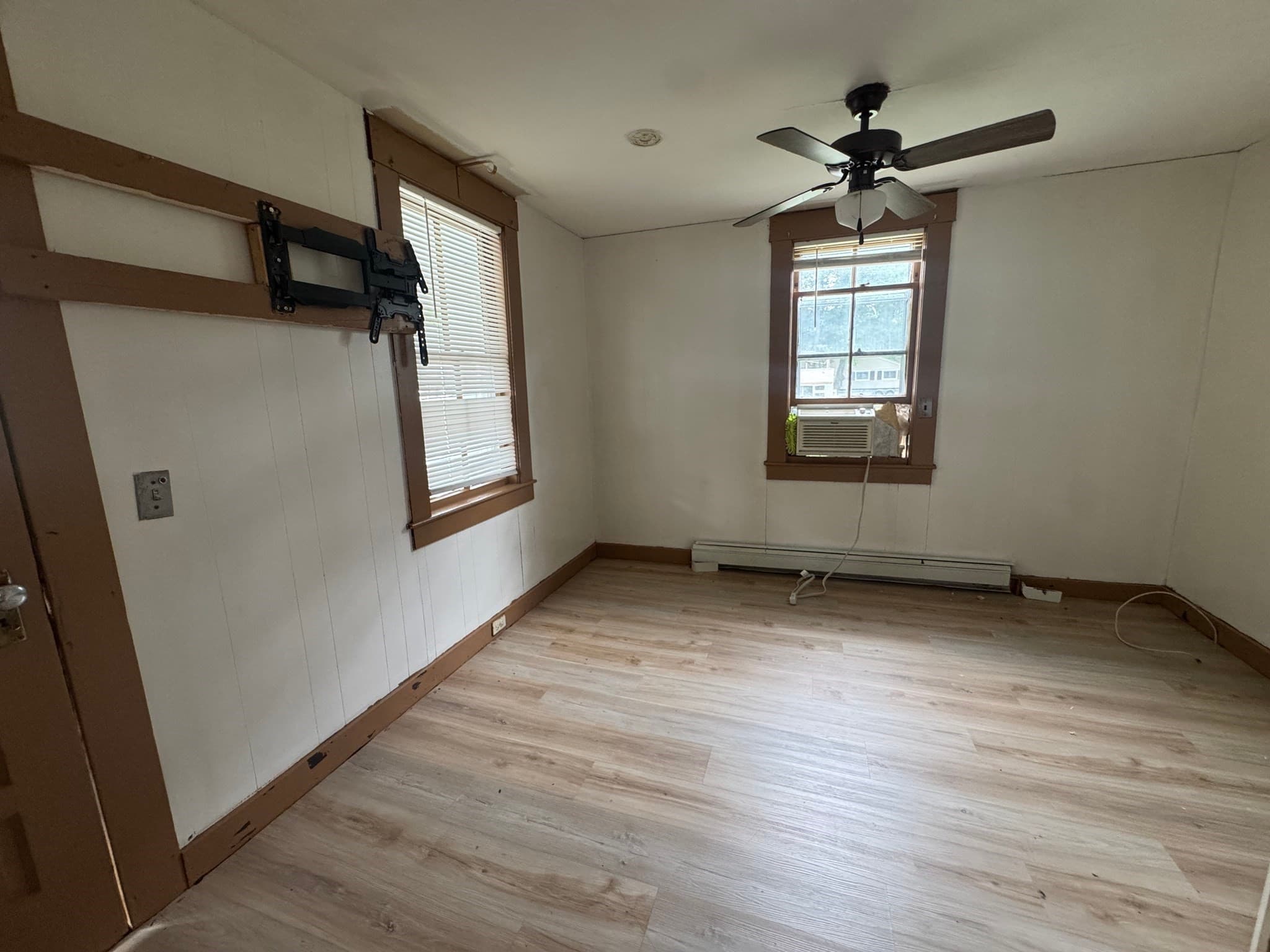 Single Family Residence at 47 Pemberton St, Lowell MA 01850, Lowell, photo 6 of 13
