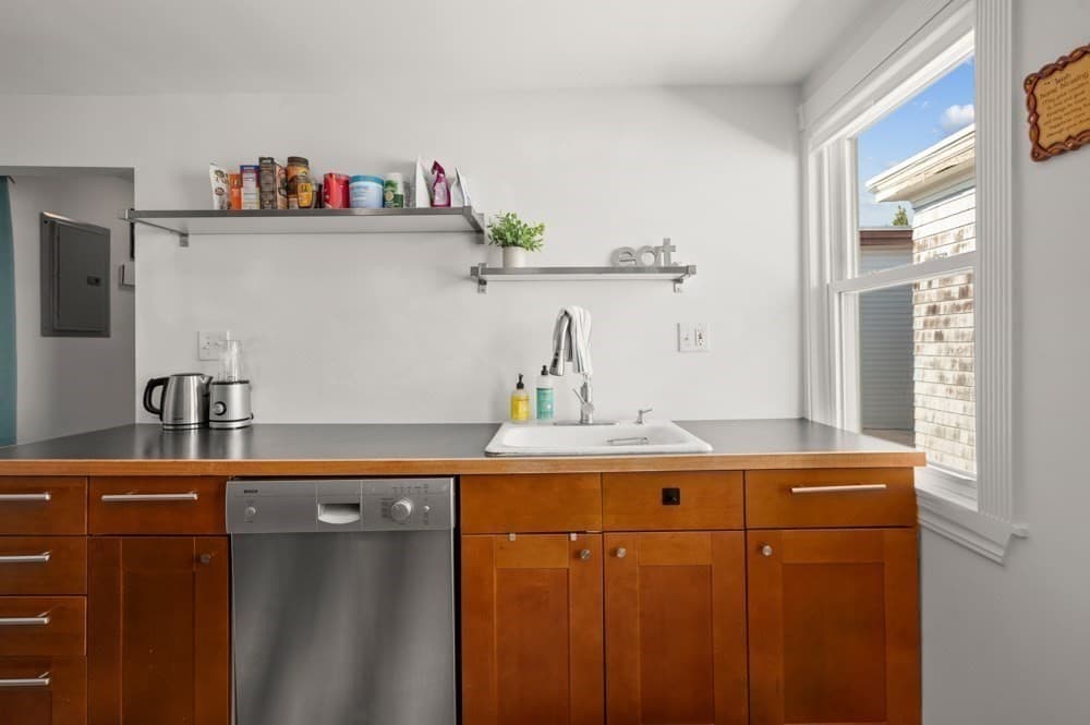 Condominium at 72 Lexington Ave # 3, Somerville MA 02144, Somerville, photo 16 of 32