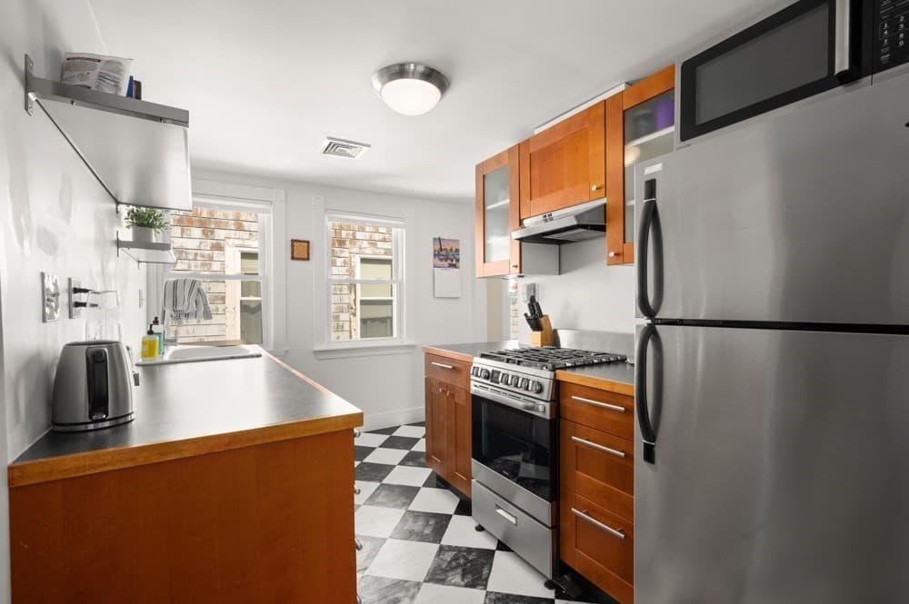 Condominium at 72 Lexington Ave # 3, Somerville MA 02144, Somerville, photo 15 of 32