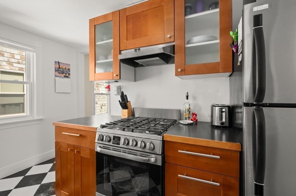 Condominium at 72 Lexington Ave # 3, Somerville MA 02144, Somerville, photo 11 of 32