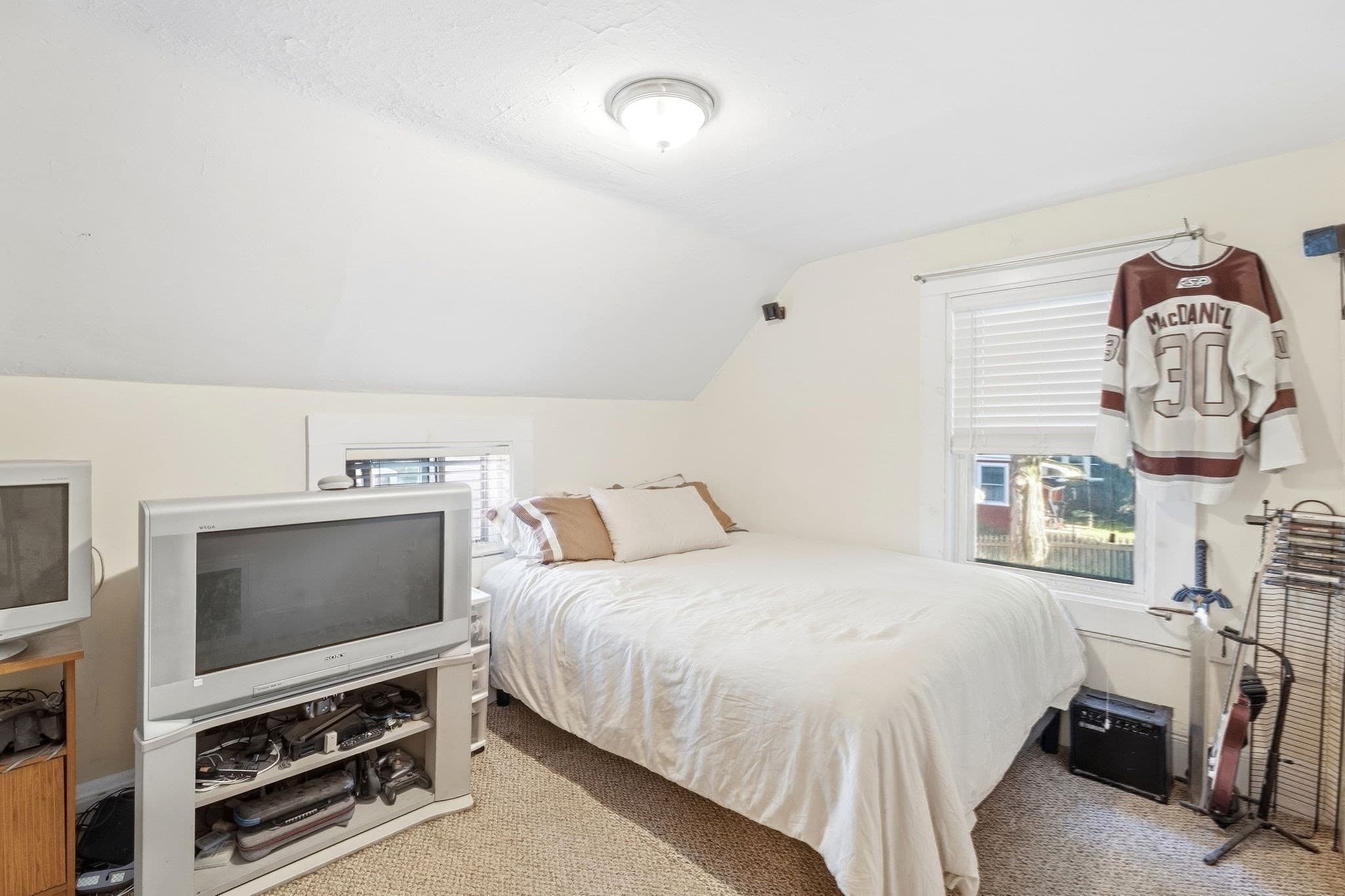 Single Family Residence at 9 Mechanic St, Haverhill MA 01830, Haverhill, photo 17 of 35