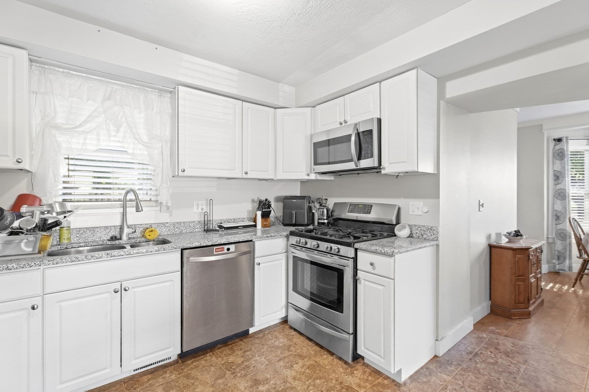 Single Family Residence at 9 Mechanic St, Haverhill MA 01830, Haverhill, photo 9 of 35