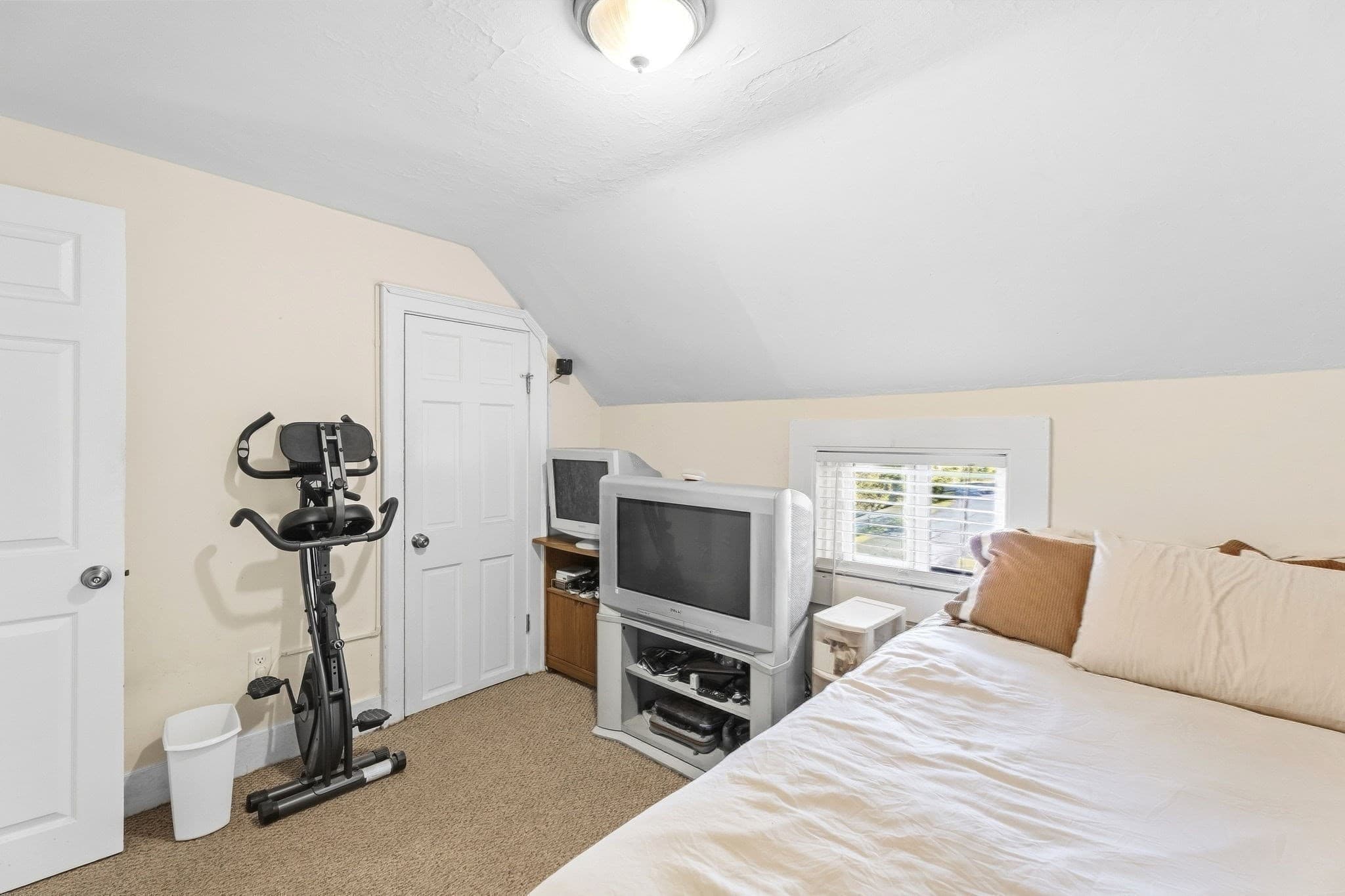 Single Family Residence at 9 Mechanic St, Haverhill MA 01830, Haverhill, photo 18 of 35