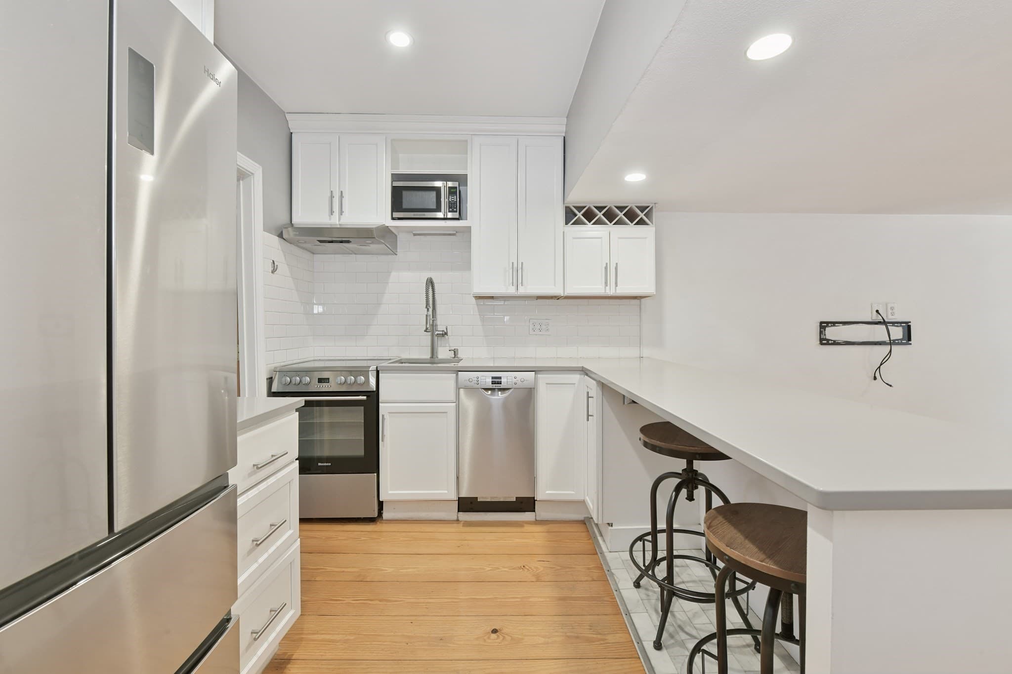 Condominium at 15 Saint George St # A, Boston MA 02118, photo 2 of 20