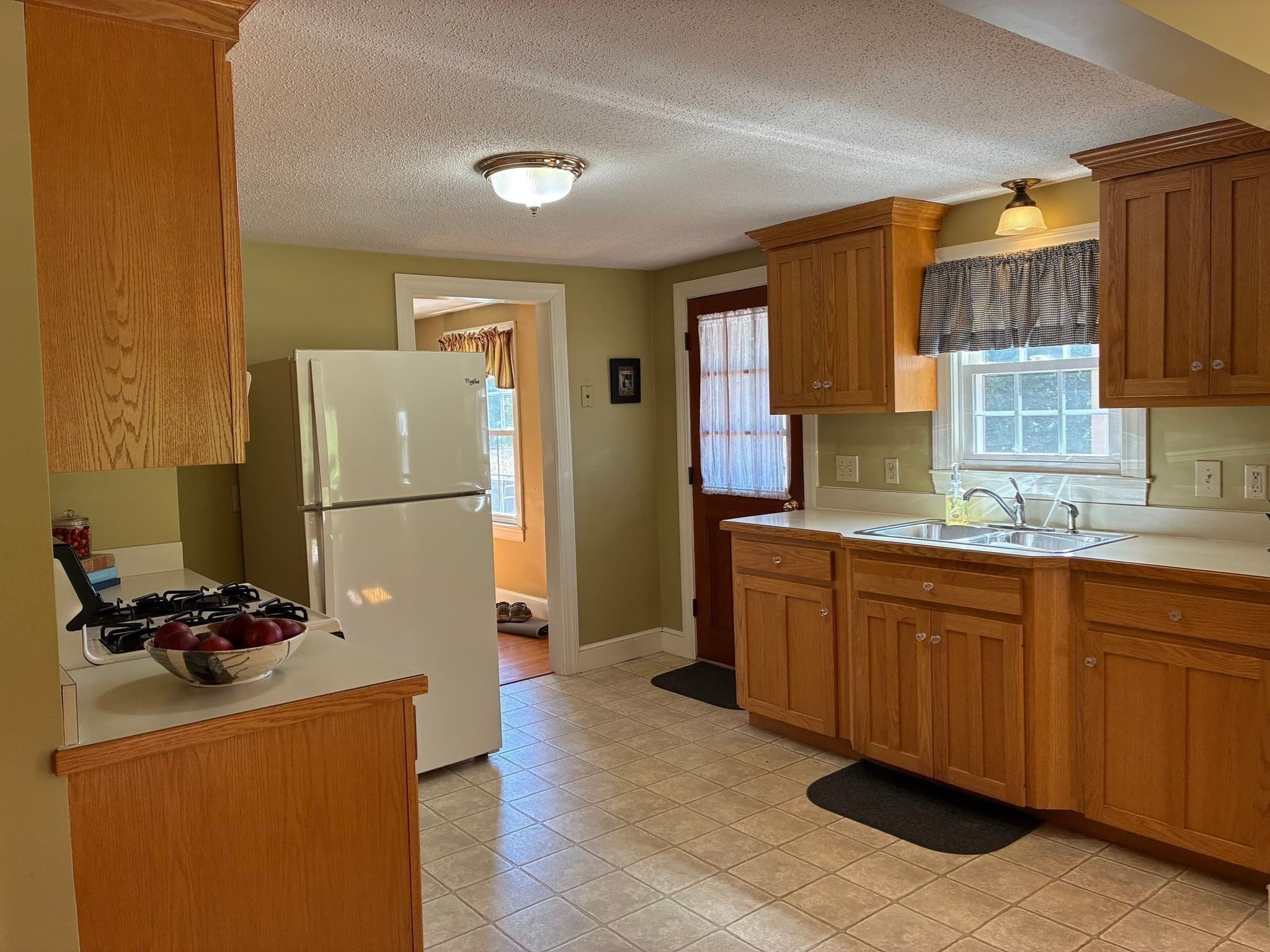 Single Family Residence at 901 Homestead Avenue, Holyoke MA 01040, Holyoke, photo 7 of 25