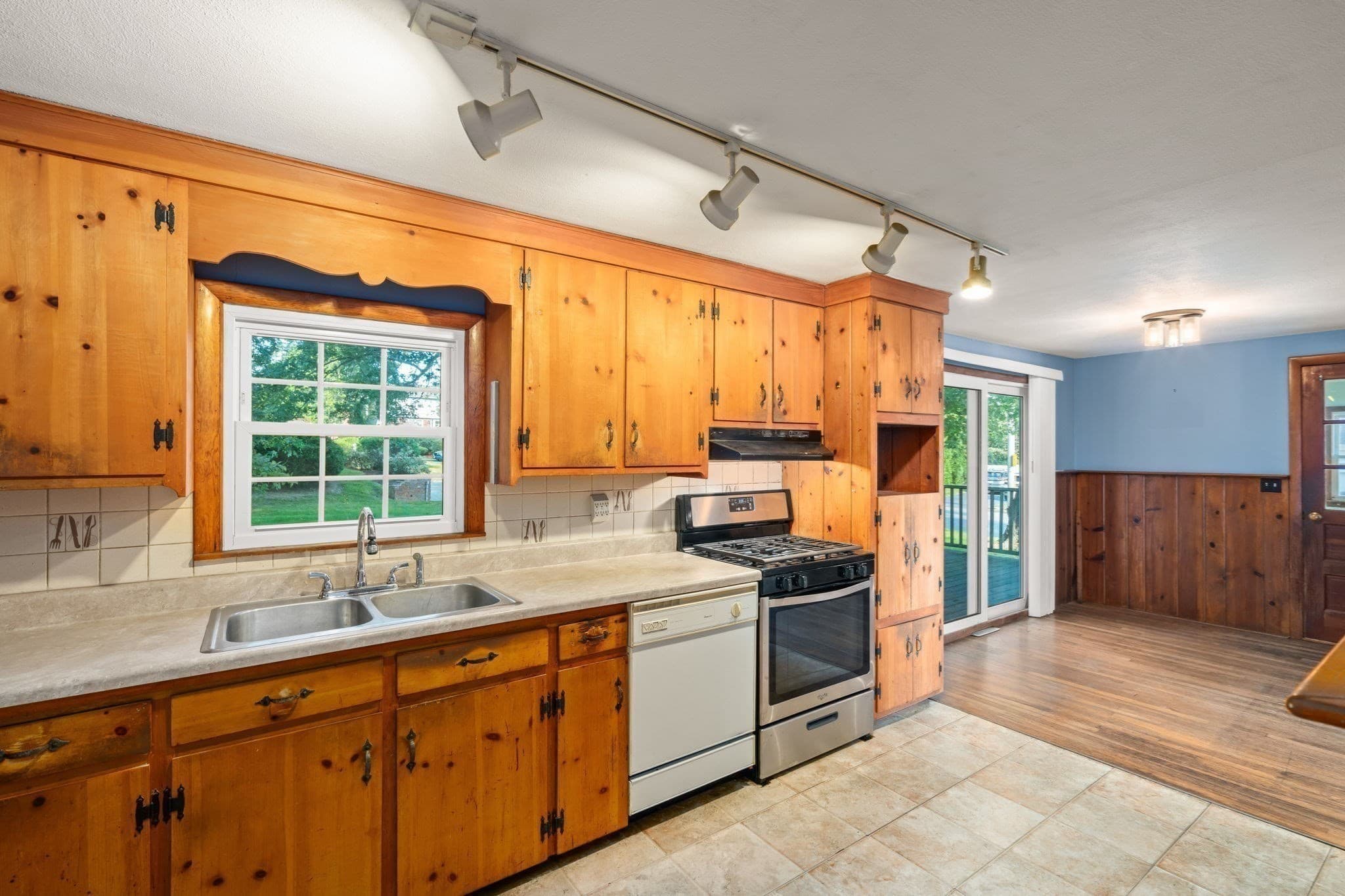 Single Family Residence at 100 Low St, Newburyport MA 01950, Newburyport, photo 7 of 26