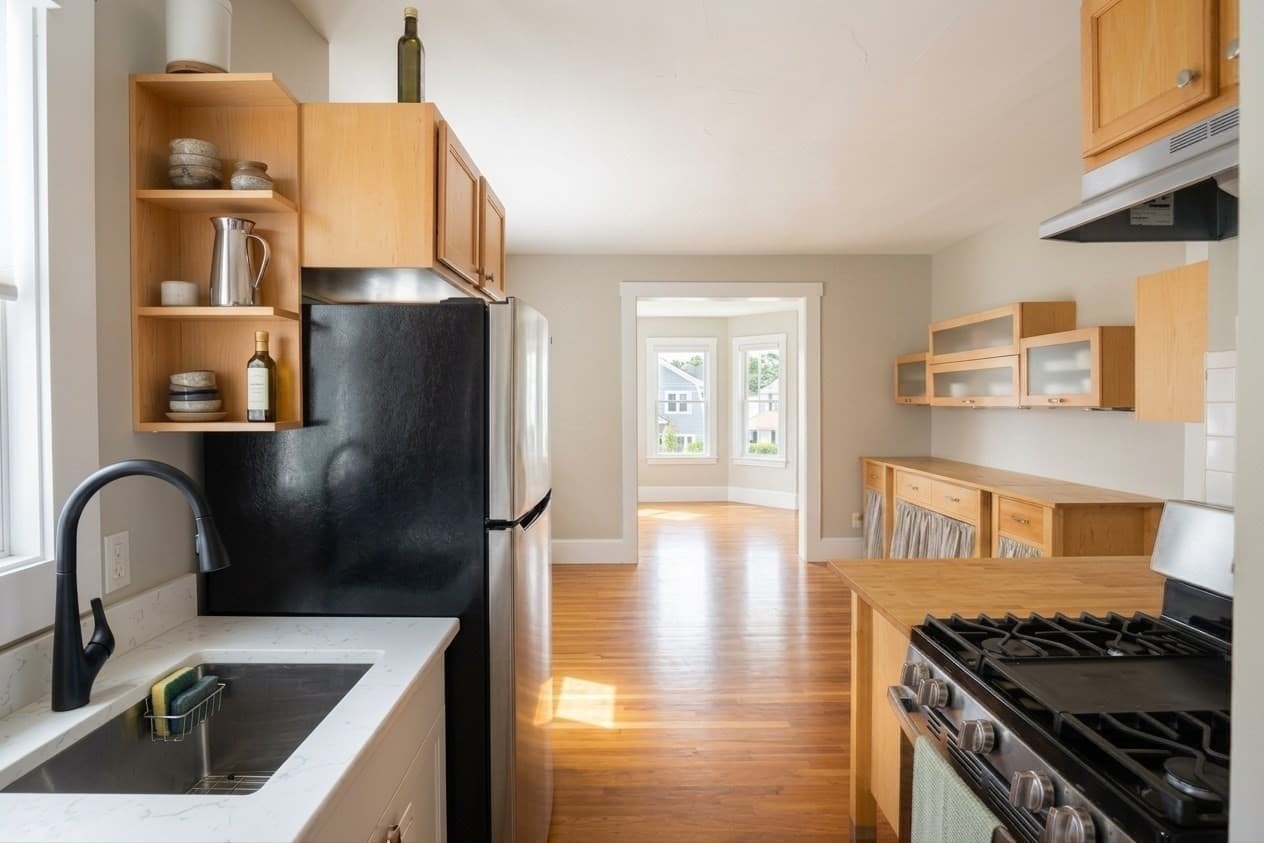 Condominium at 59 Harwood # 3, Lynn MA 01902, Lynn, photo 13 of 30