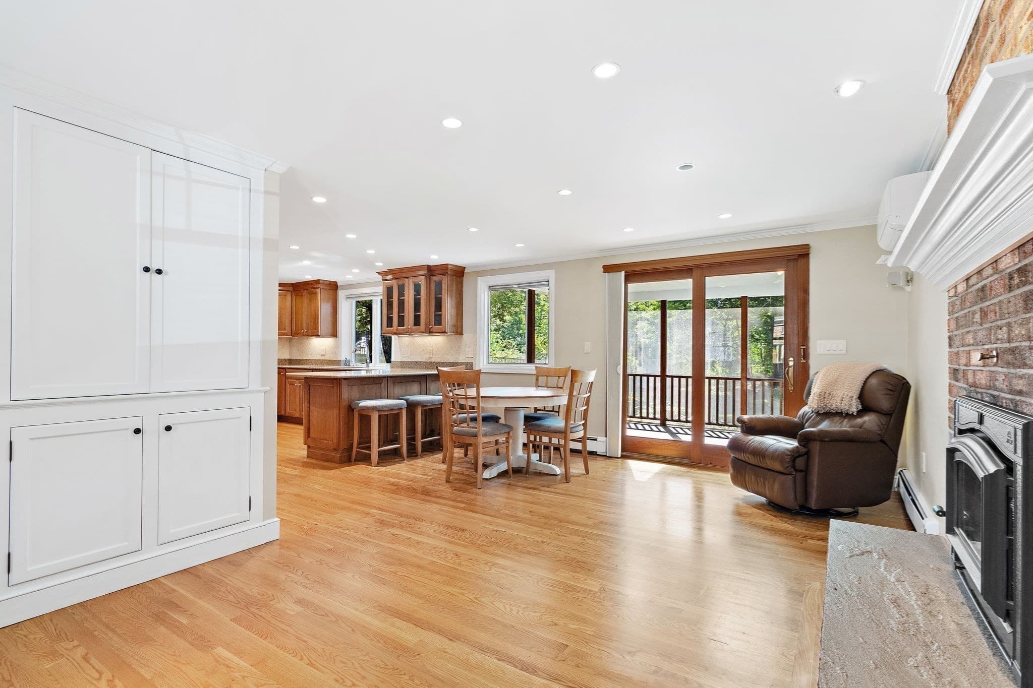 Single Family Residence at 215 Oak Hill Circle, Concord MA 01742, Concord, photo 7 of 21