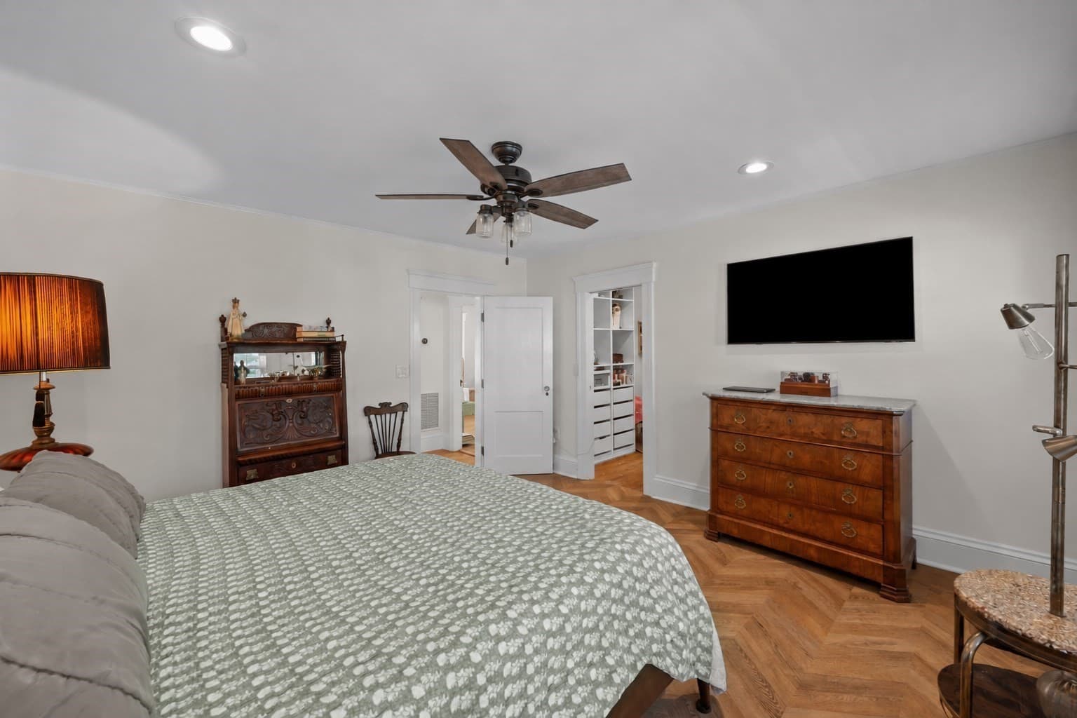 Single Family Residence at 19 S Lenox St, Worcester MA 01602, Worcester, photo 23 of 42