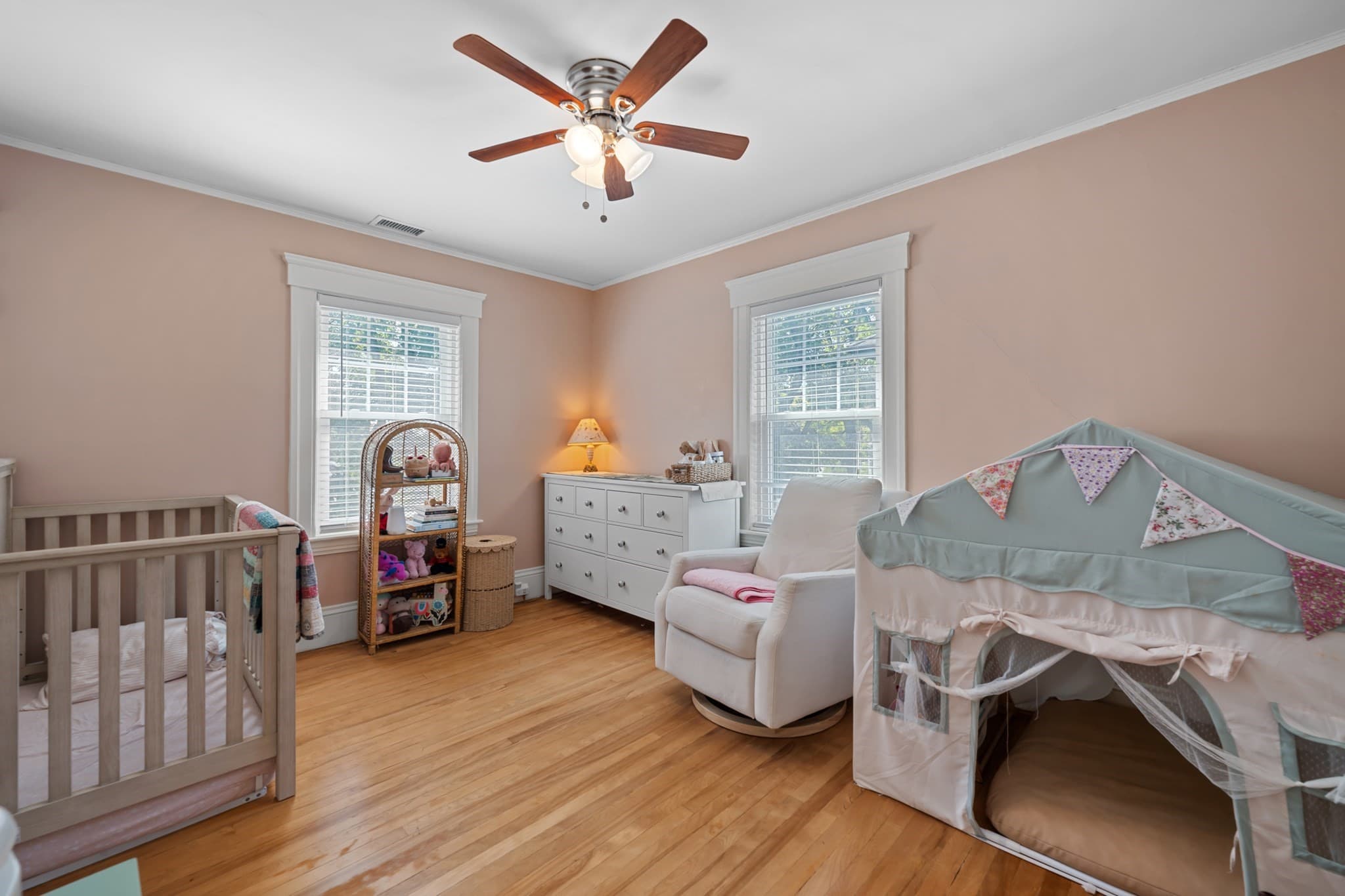 Single Family Residence at 19 S Lenox St, Worcester MA 01602, Worcester, photo 20 of 42