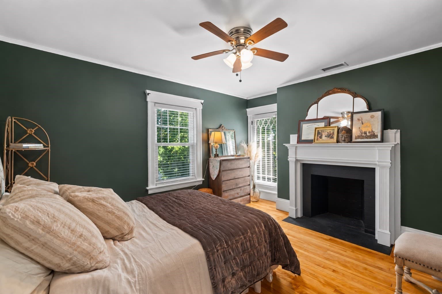 Single Family Residence at 19 S Lenox St, Worcester MA 01602, Worcester, photo 24 of 42