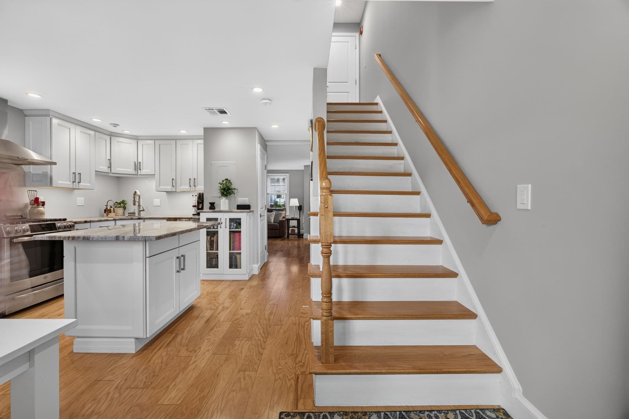 Condominium at 52 Warren St # 2, Peabody MA 01960, Peabody, photo 9 of 23