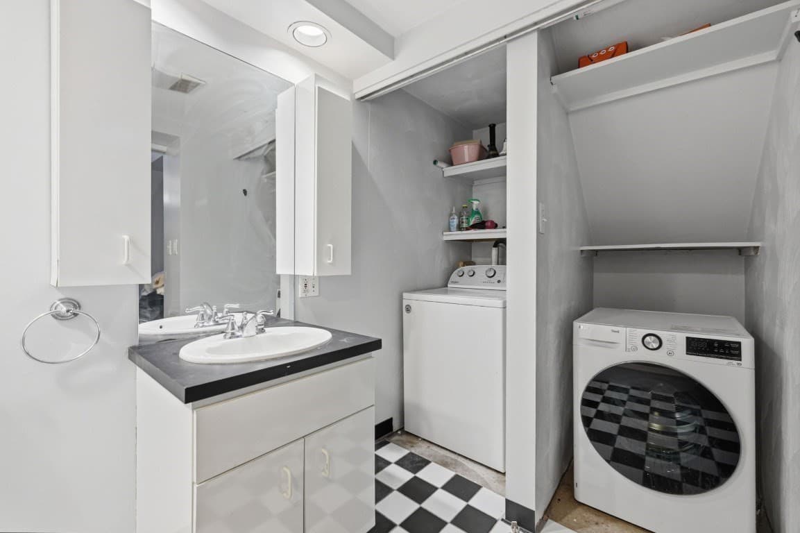 3 Family at 155 N St, Boston MA 02127, Boston, photo 16 of 38