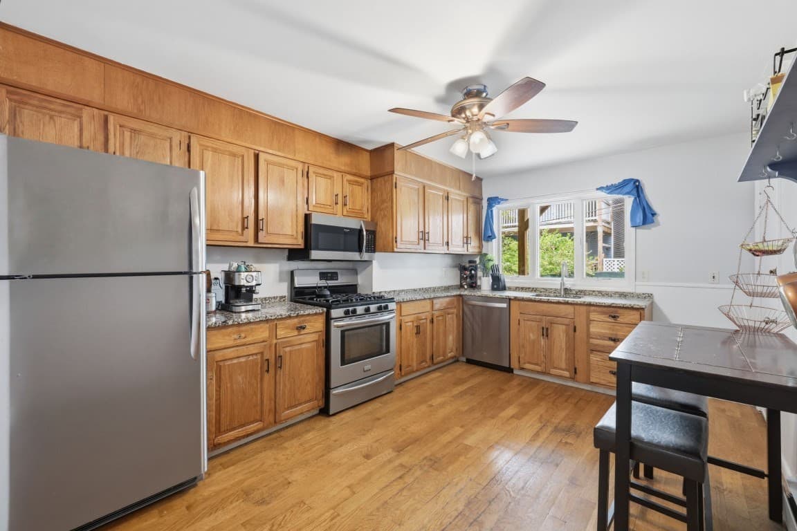3 Family at 155 N St, Boston MA 02127, Boston, photo 4 of 38