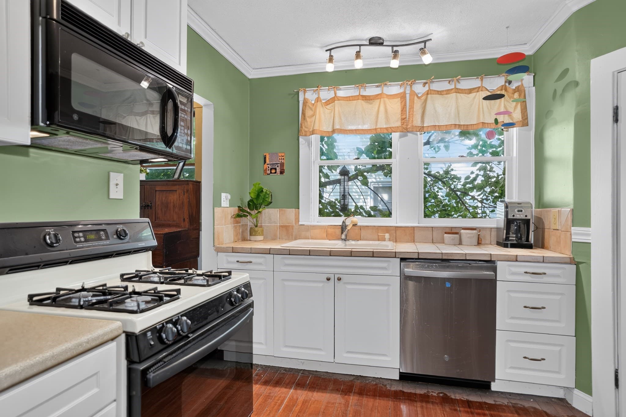 Condominium at 106 Harnden Ave # 106, Watertown MA 02472, Watertown, photo 9 of 24
