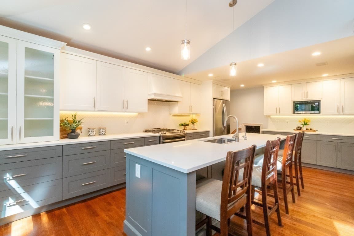 Single Family Residence at 30 Sarah St, Burlington MA 01803, Burlington, photo 8 of 42