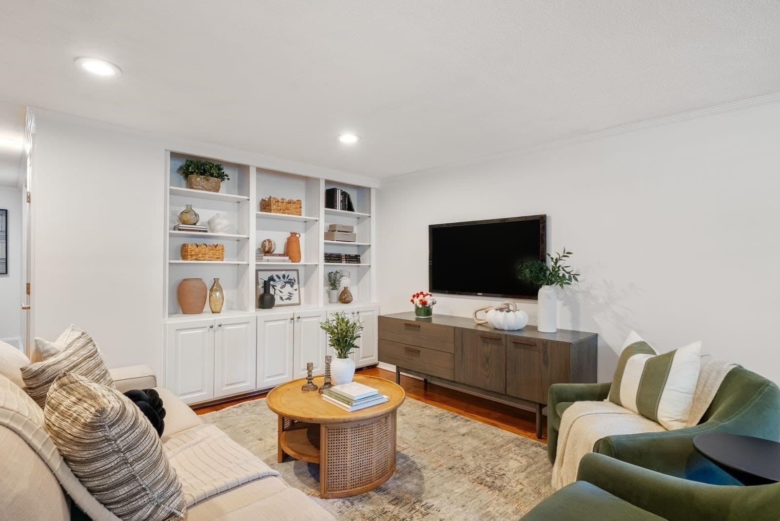 Condominium at 2 Monument Square # 1, Boston MA 02129, photo 6 of 27
