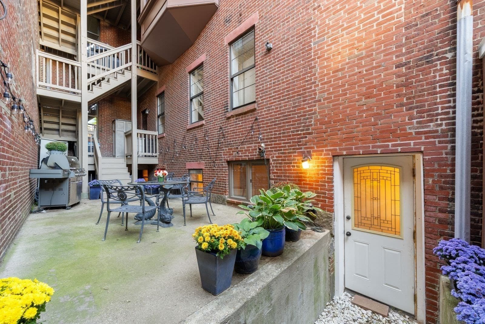 Condominium at 2 Monument Square # 1, Boston MA 02129, photo 24 of 27
