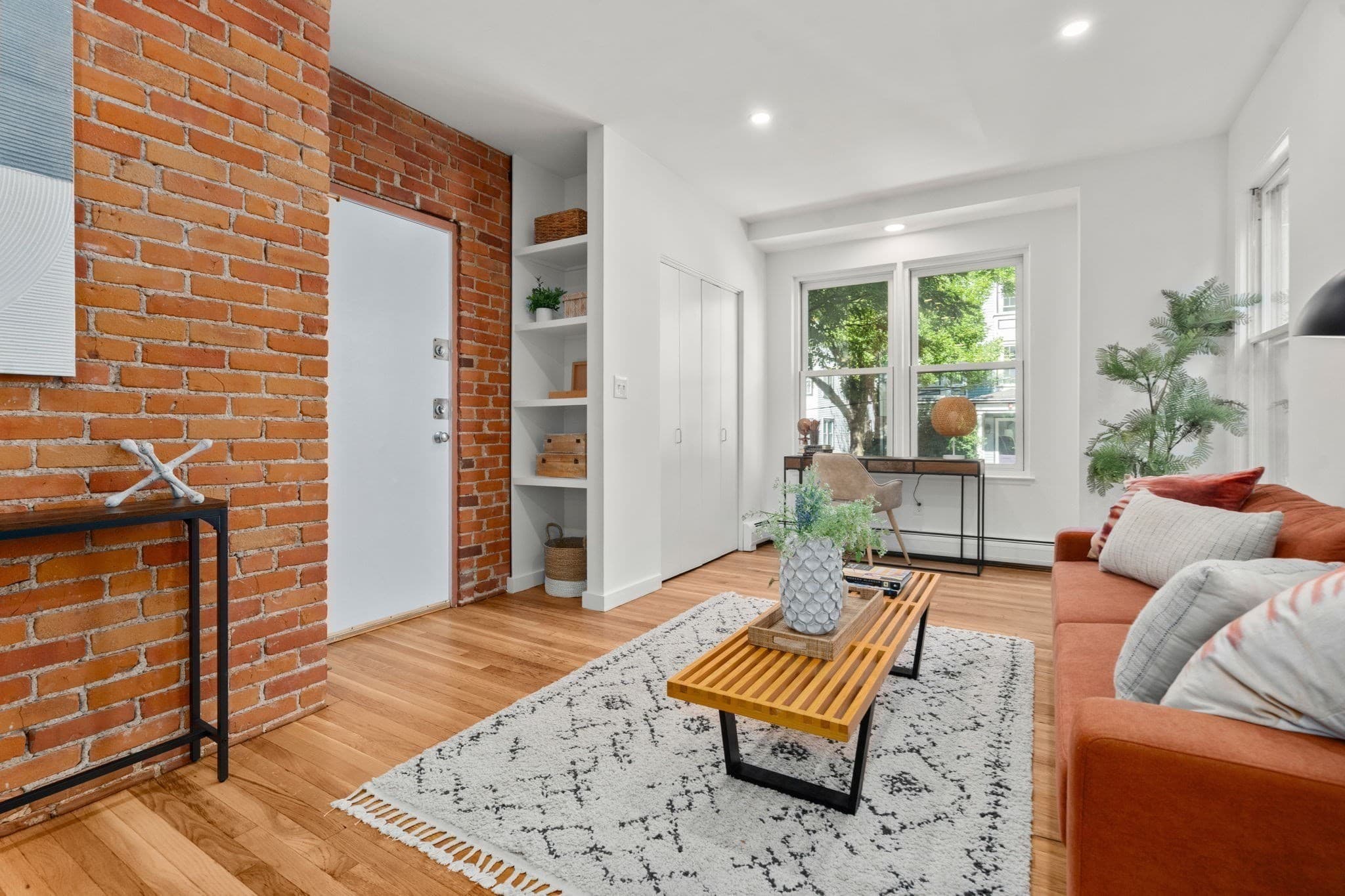 Condominium at 16 Upland Road # 2, Cambridge MA 02140, Cambridge, photo 2 of 13
