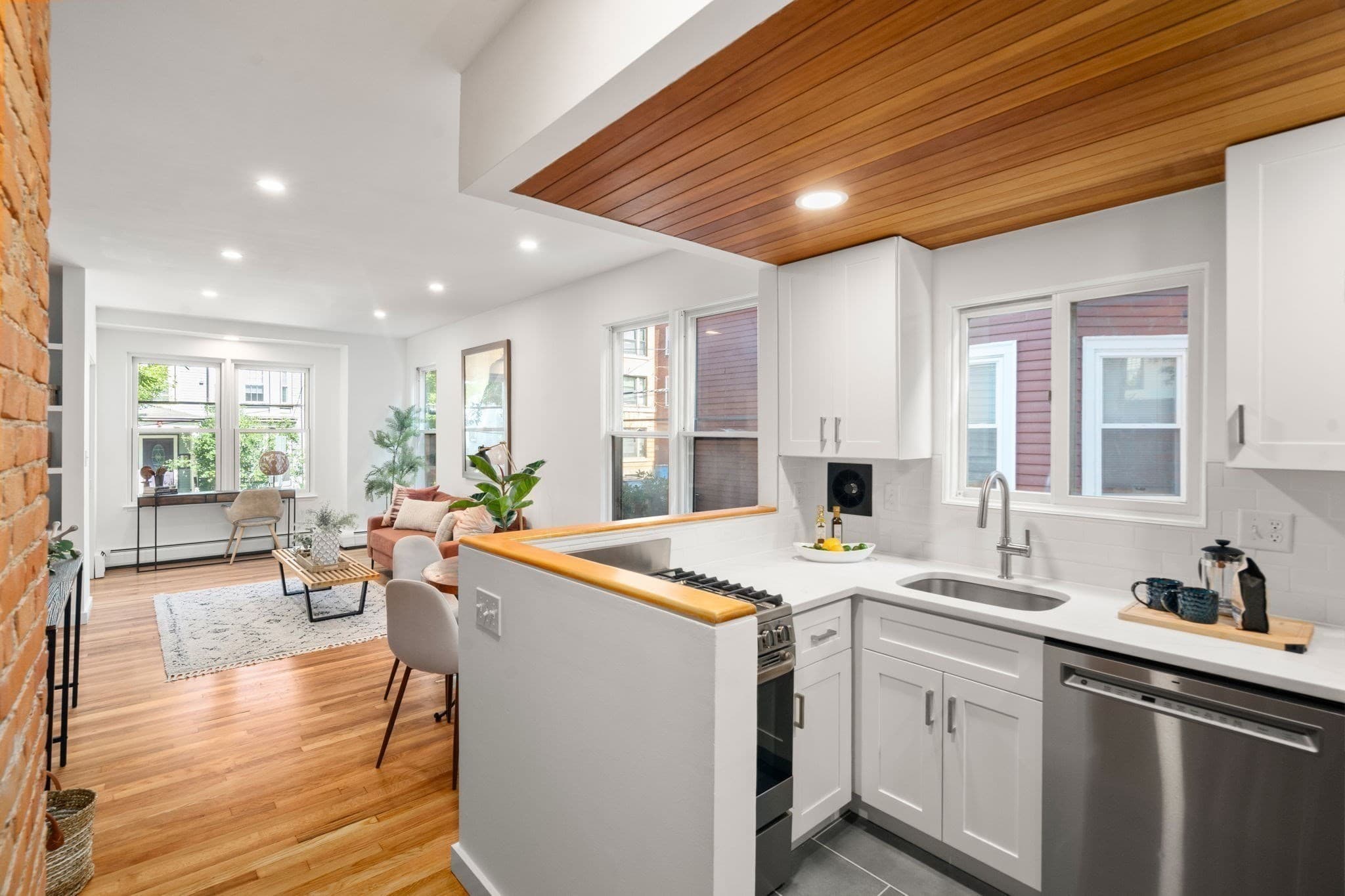 Condominium at 16 Upland Road # 2, Cambridge MA 02140, Cambridge, photo 6 of 13