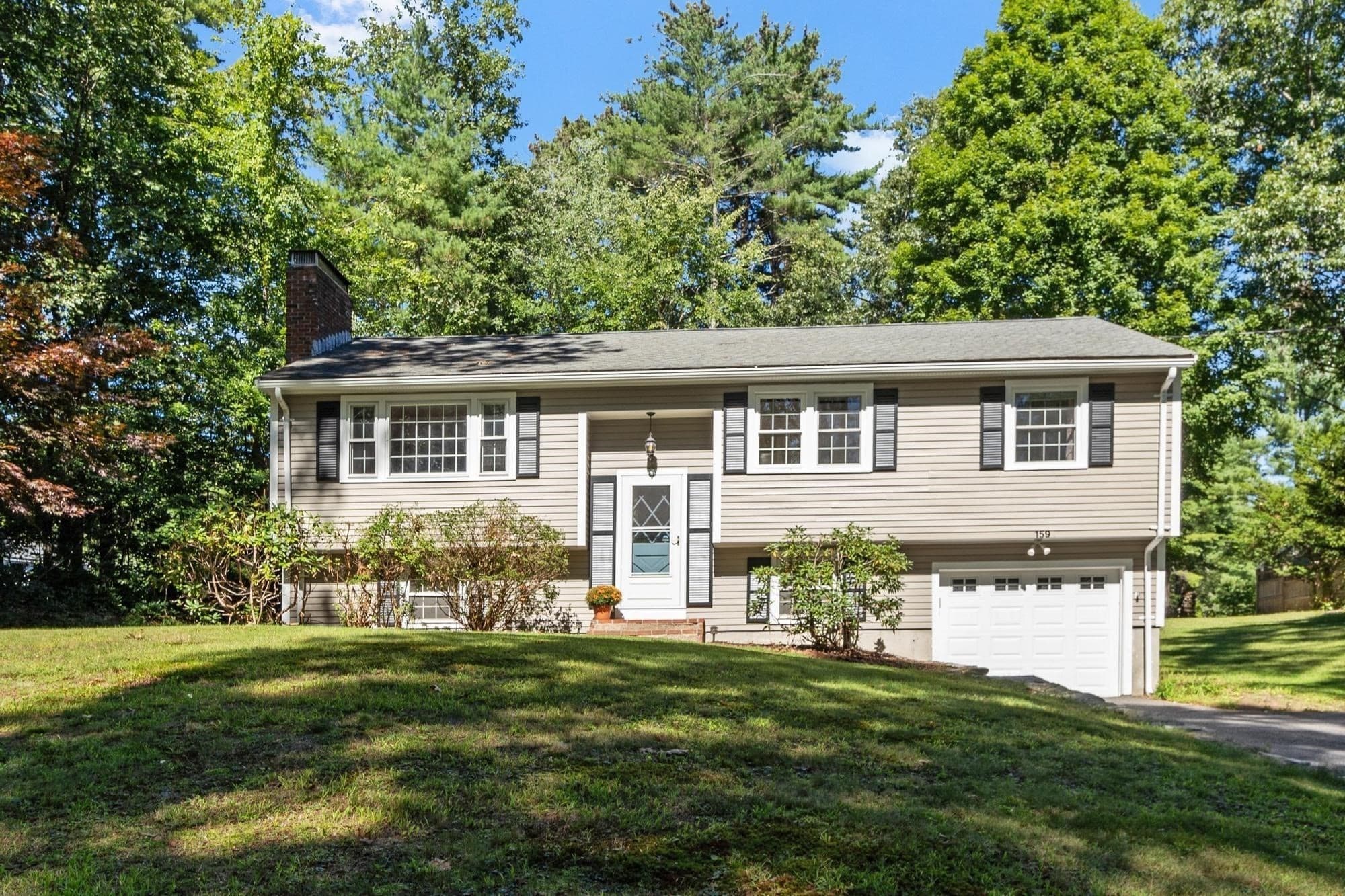 159 Randall Rd, Stow MA 01775
