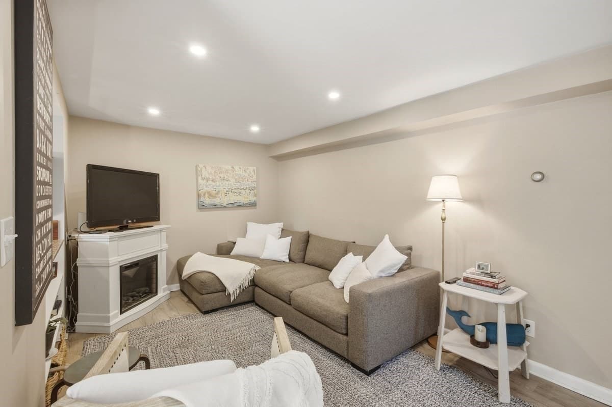 Condominium at 60 Guernsey St. # 1, Boston MA 02131, Boston, photo 12 of 28