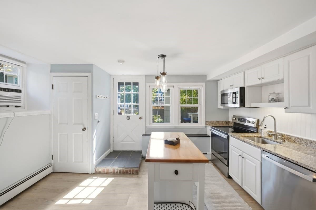 Condominium at 60 Guernsey St. # 1, Boston MA 02131, Boston, photo 5 of 28