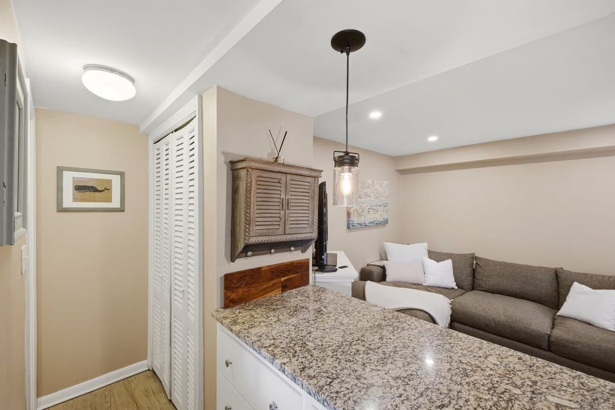 Condominium at 60 Guernsey St. # 1, Boston MA 02131, Boston, photo 14 of 28