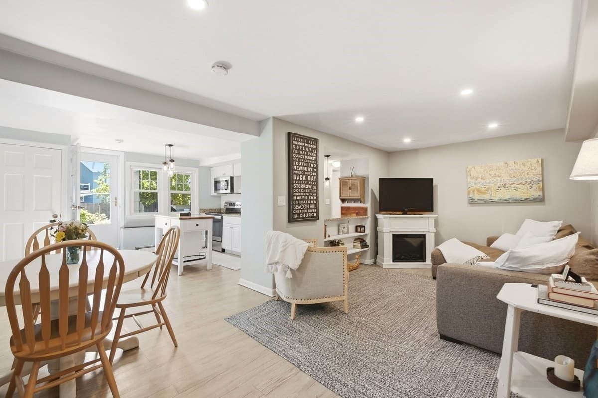 Condominium at 60 Guernsey St. # 1, Boston MA 02131, Boston, photo 11 of 28