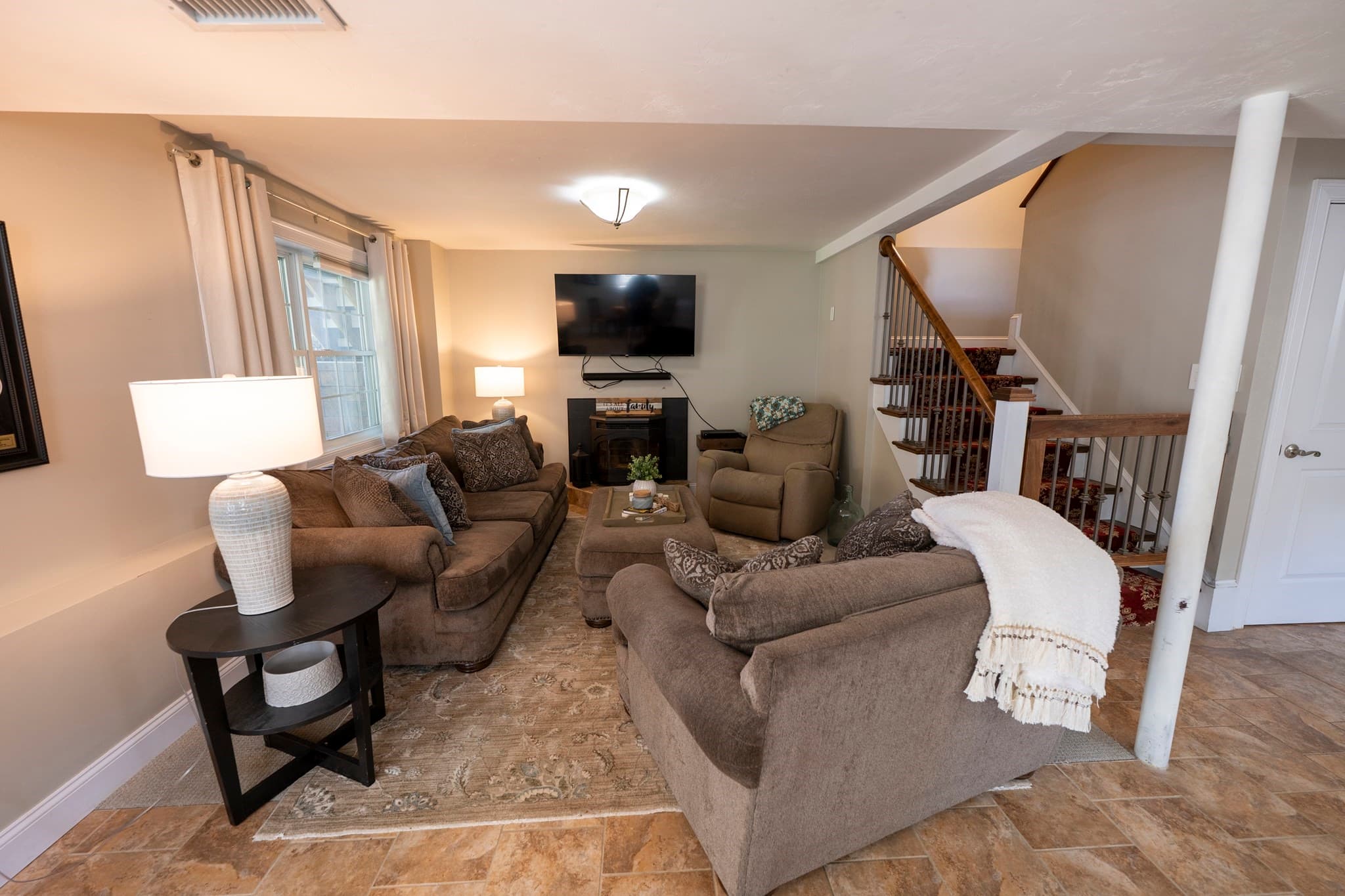 Single Family Residence at 31 Burncoat Ln, Leicester MA 01524, photo 32 of 38