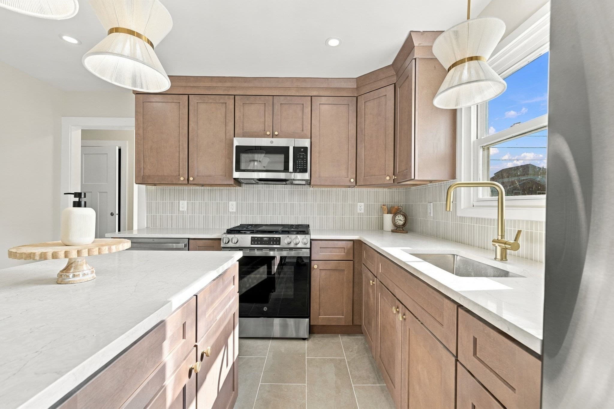 Single Family Residence at 26 Gorham St, Dartmouth MA 02748, Dartmouth, photo 8 of 25