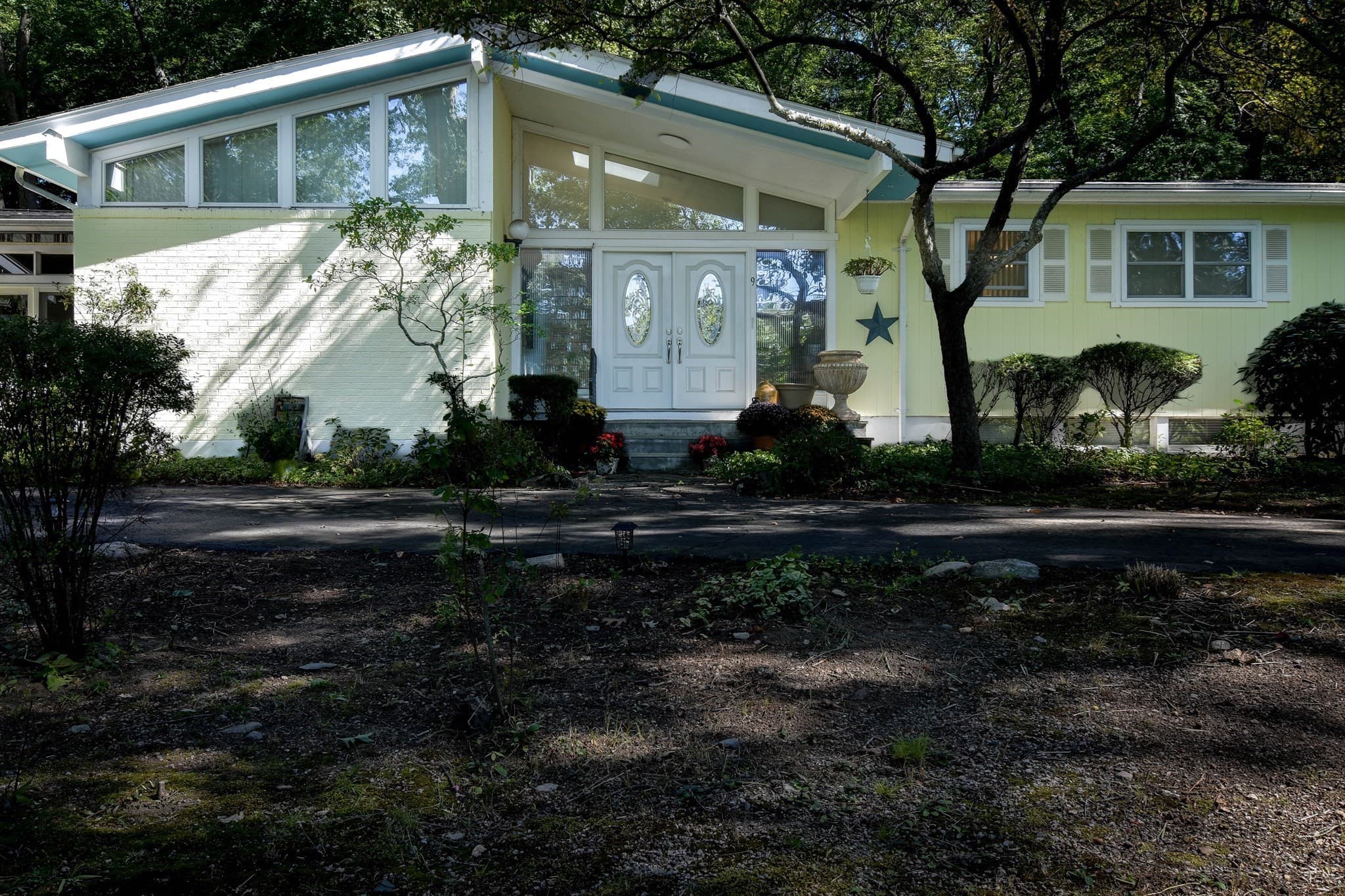Single Family Residence at 9 Raleigh Rd, Dover MA 02030, Dover, photo 2 of 27