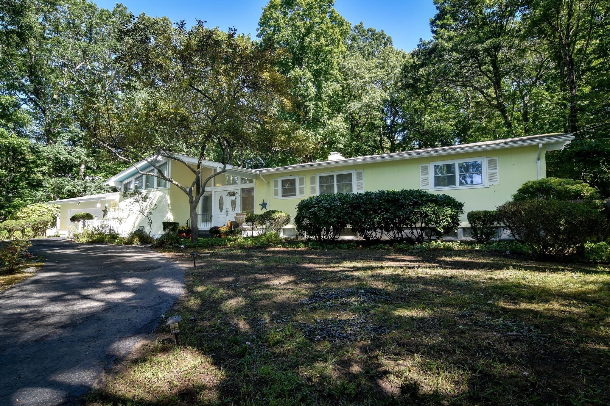 9 Raleigh Rd, Dover MA 02030