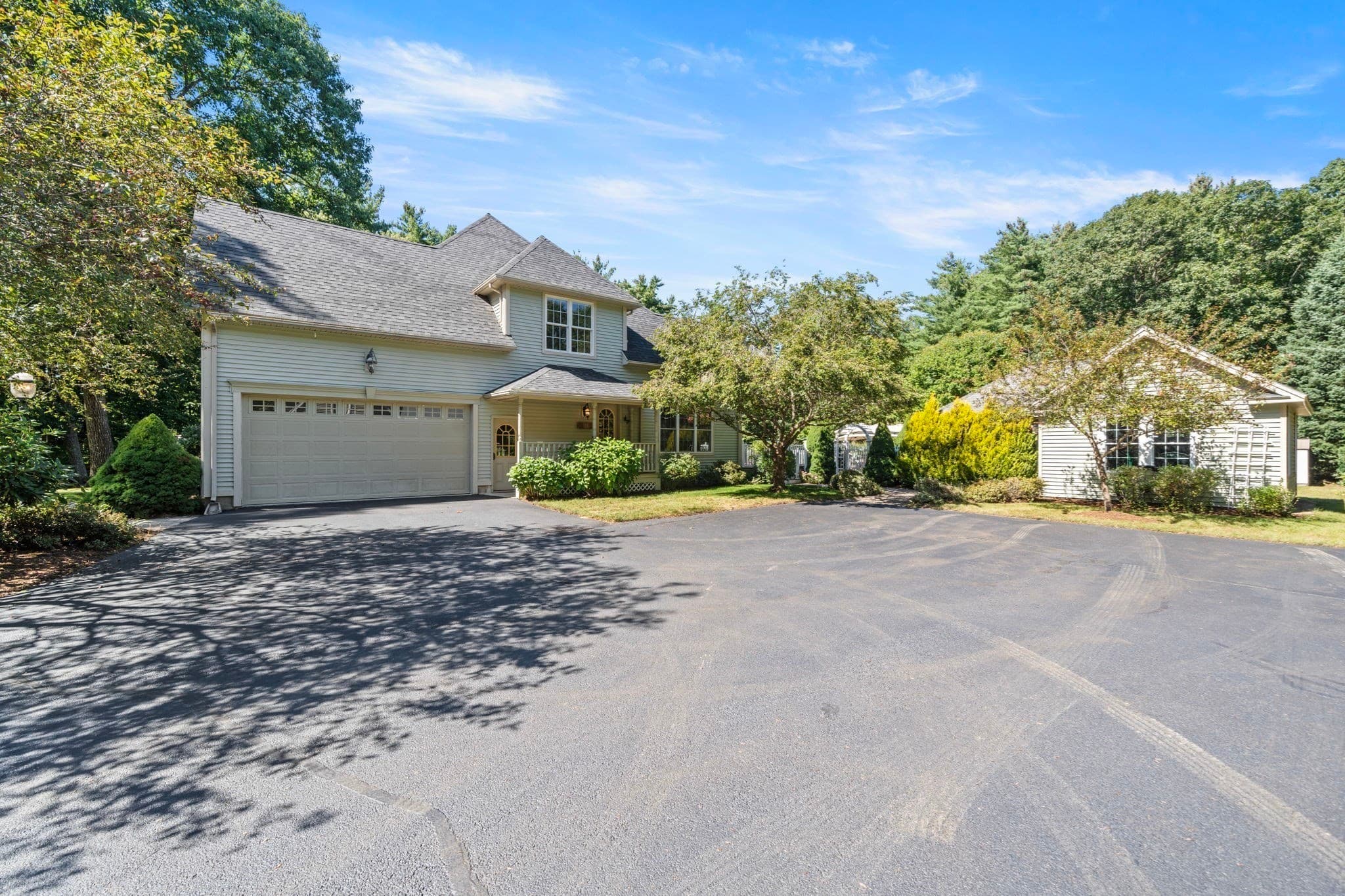 Single Family Residence at 144 Stone Road, East Brookfield MA 01515, photo 3 of 42